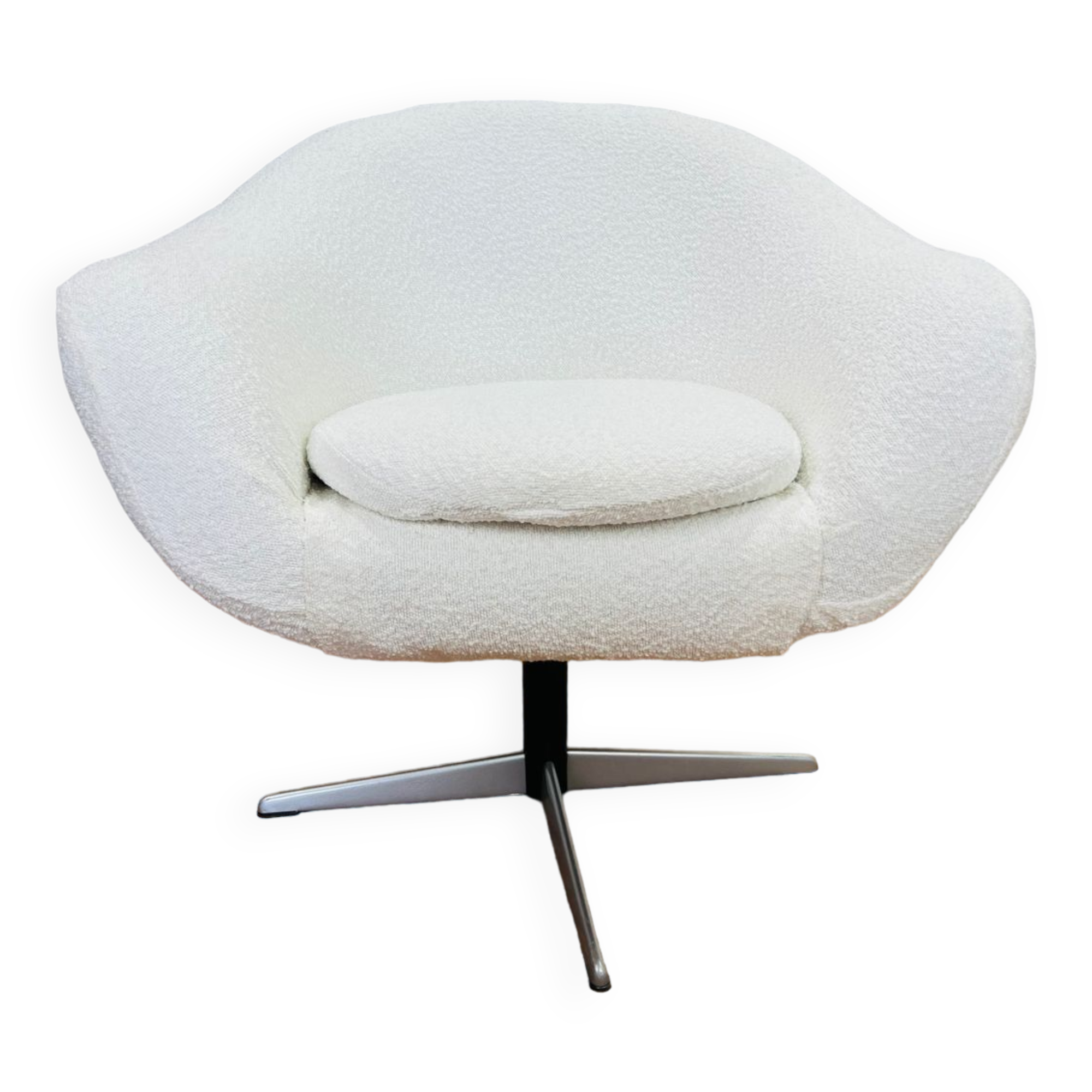 Shell armchair