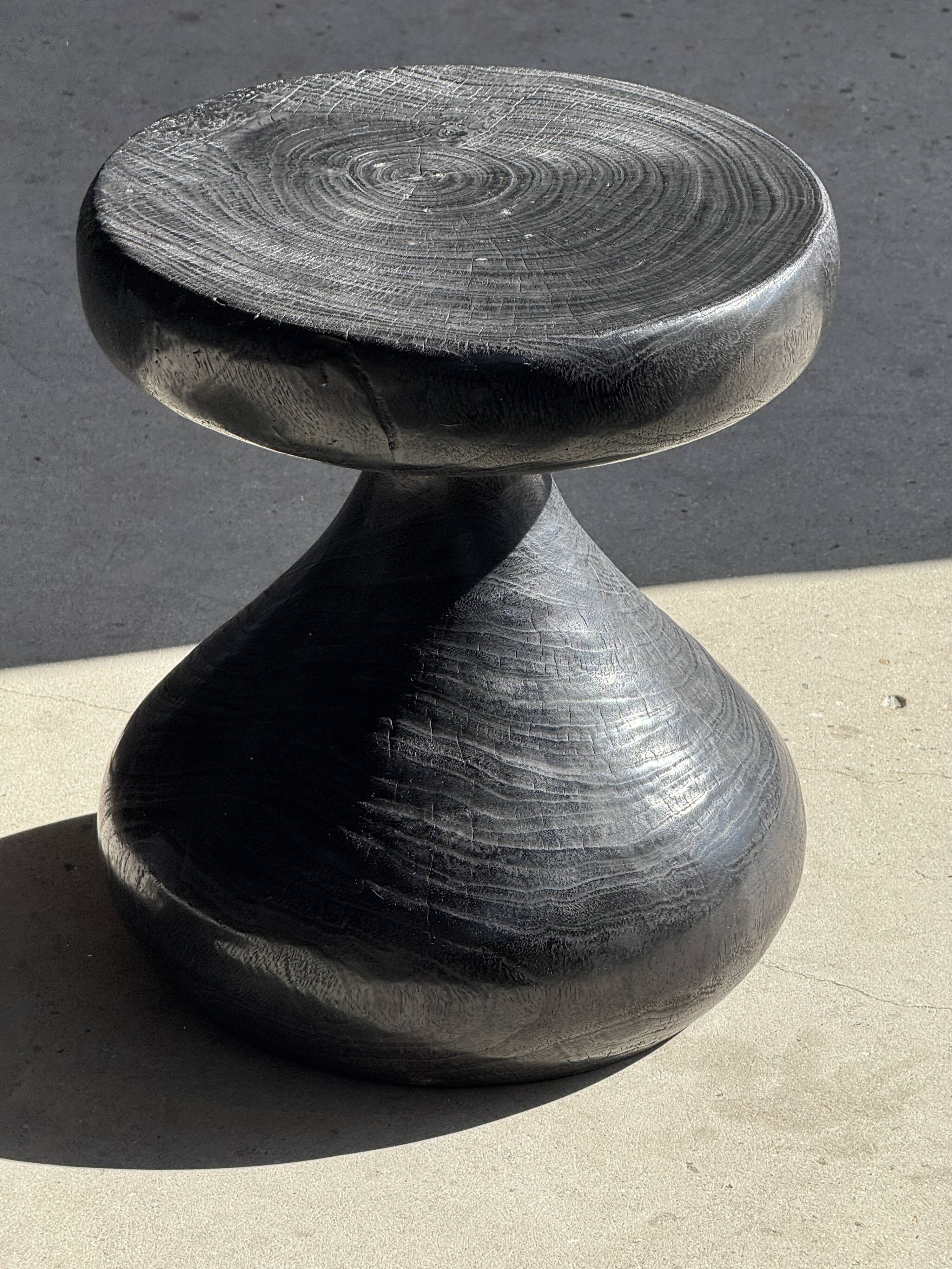 Pawn Black - Stool, side table, end table in solid mango wood.