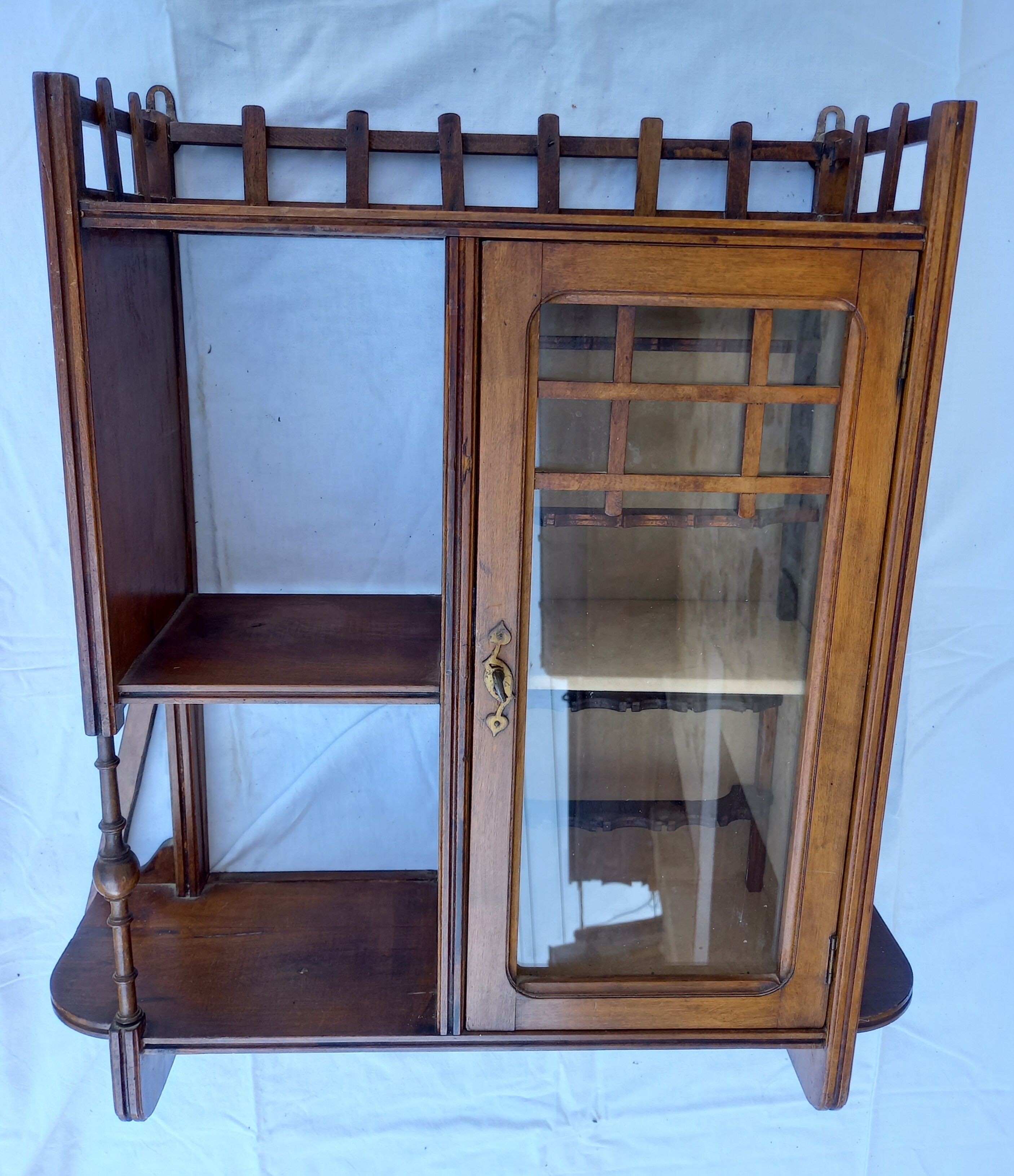 Piece of furniture to hang