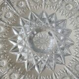 Ashtray/empty pocket in Bohemian crystal. Finely chiseled with sophisticated starry/brass patterns. Stylish Boho chic