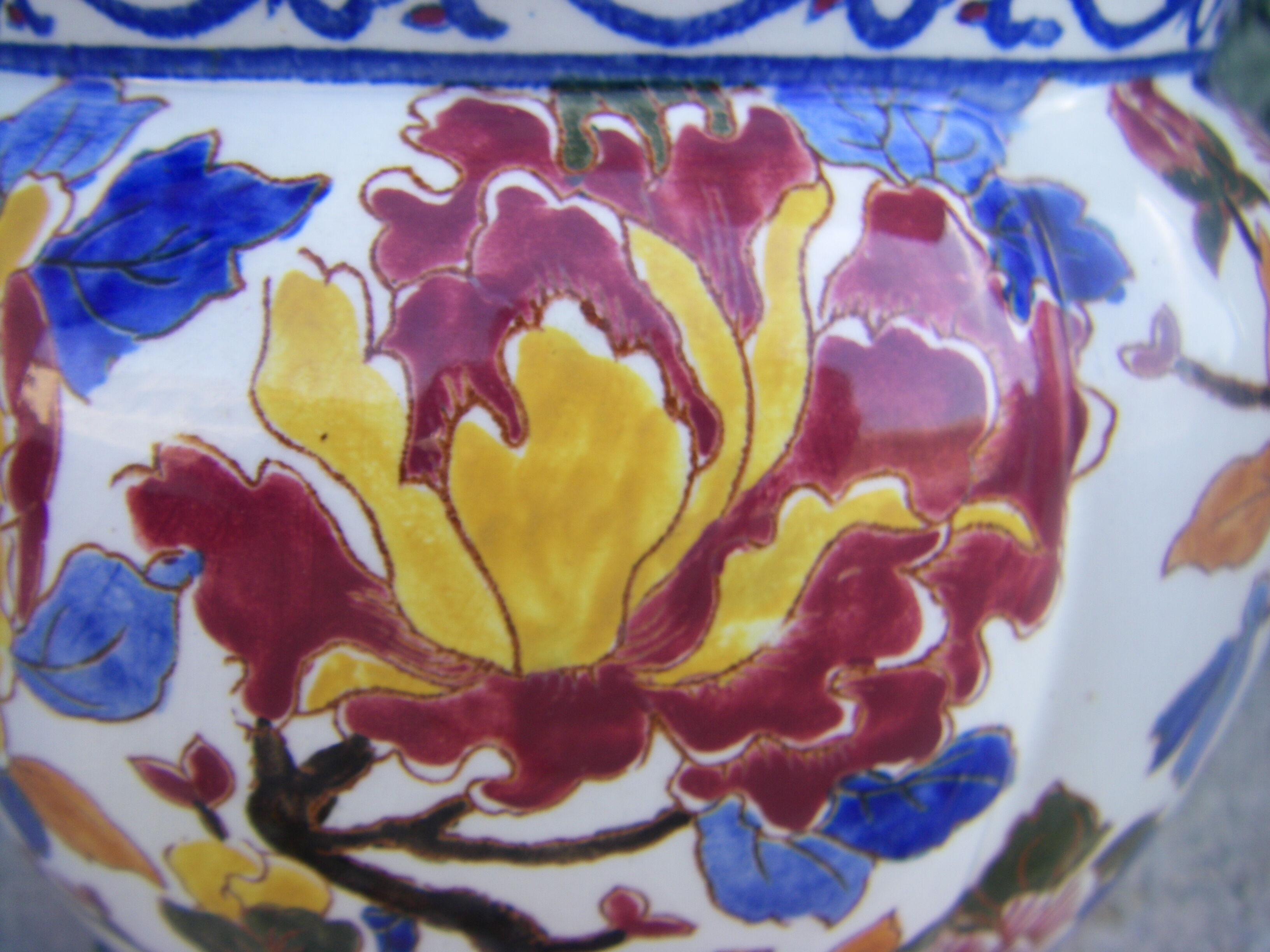 Gien faience pot cover