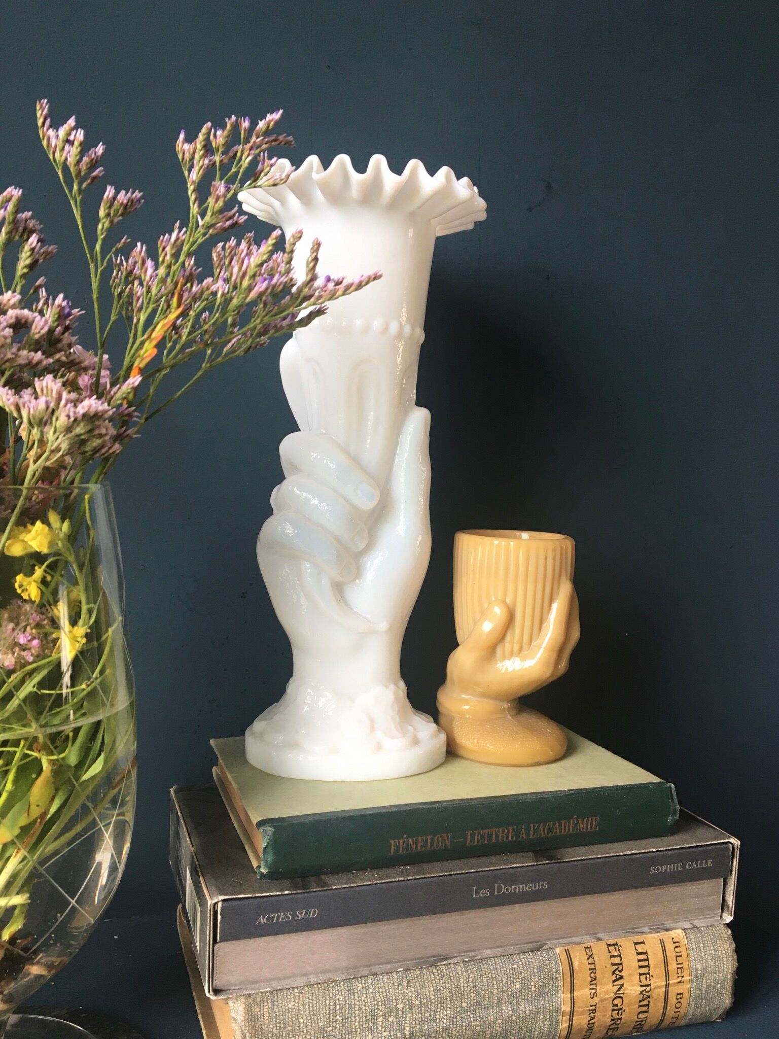 Hand vase in opaline
