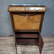 Louis XV period secretary in marquetry and veneer, 18th century.