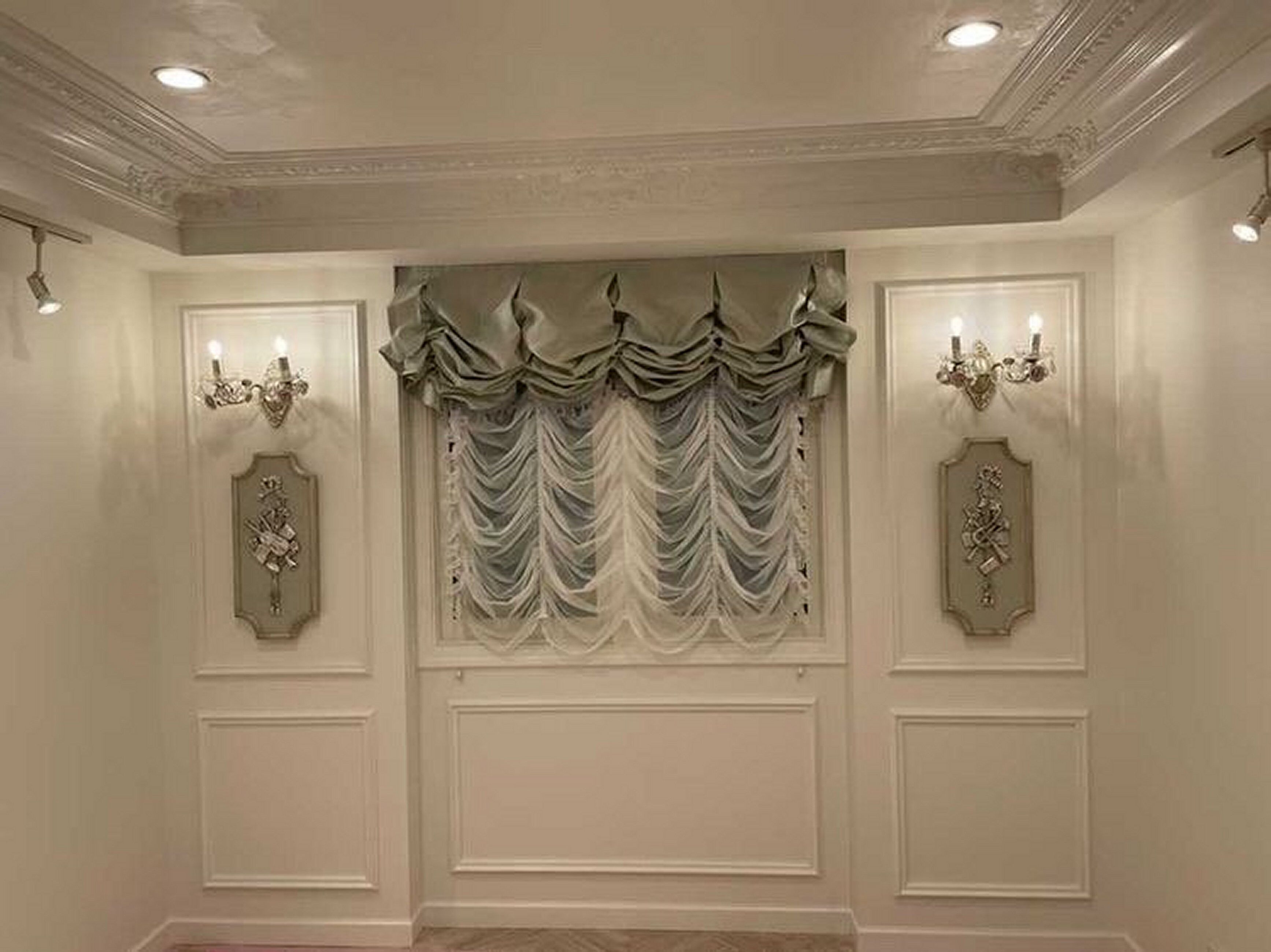 Top of door decorative paneau gilded wood