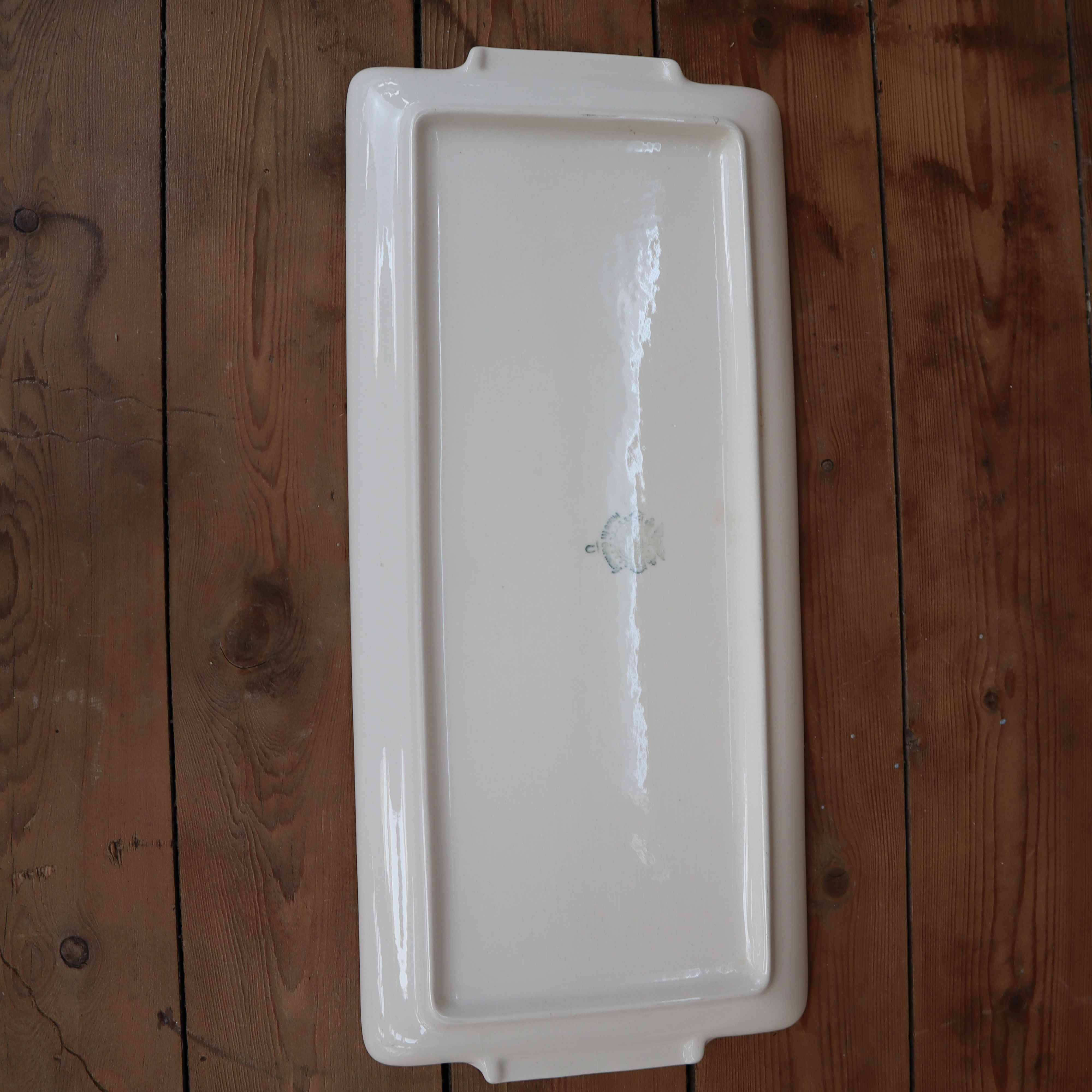 Villeroy and Boch porcelain serving tray with gold rim