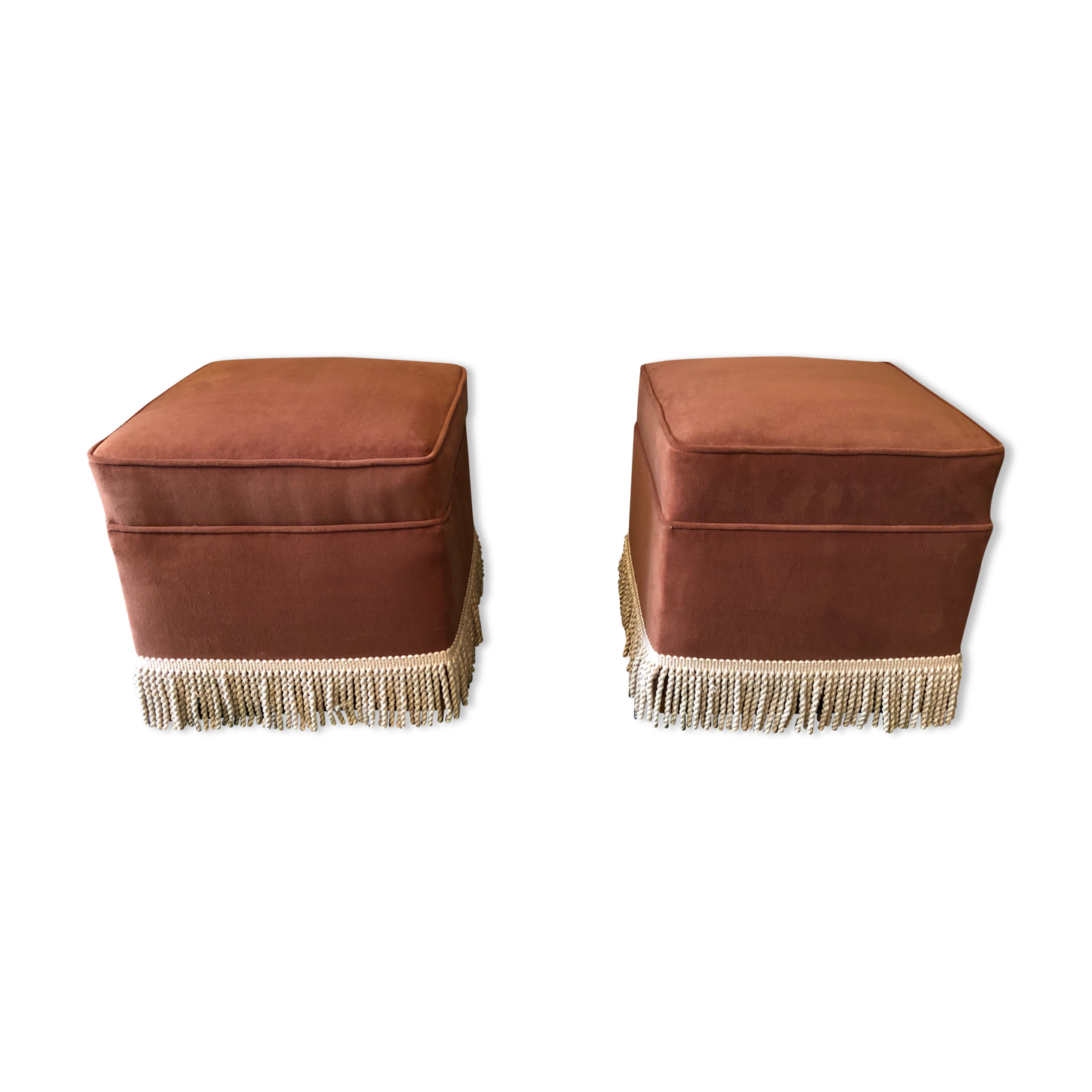 Duo of old pink poufs with fringes