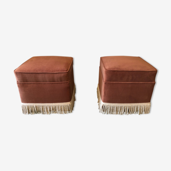 Duo of old pink poufs with fringes