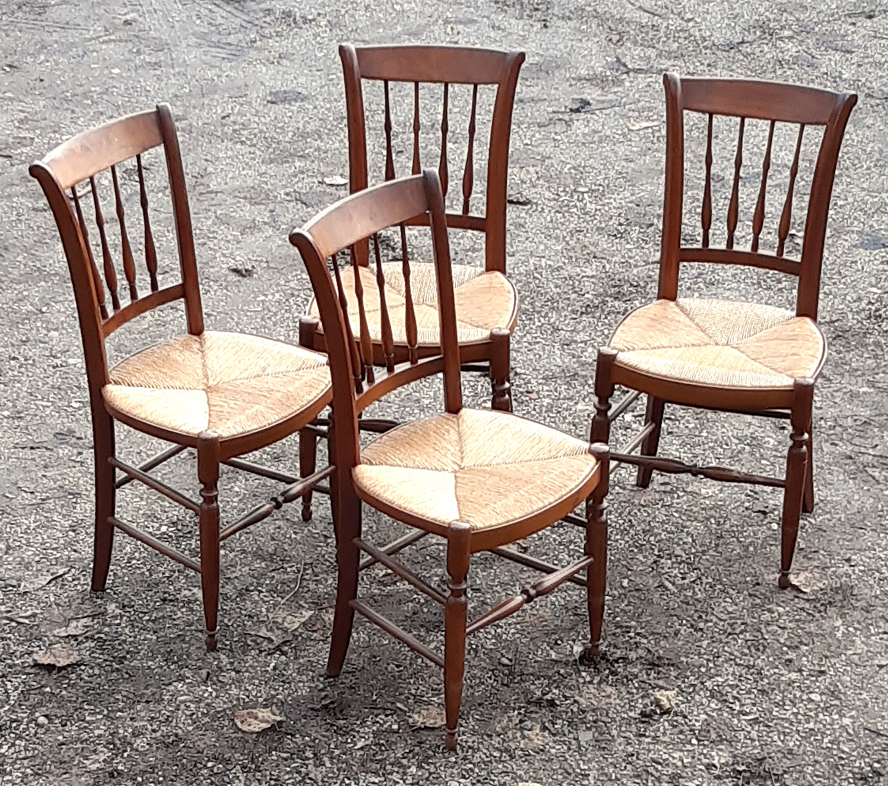 4 chaises paillées Louis-Philippe en bois fruitier