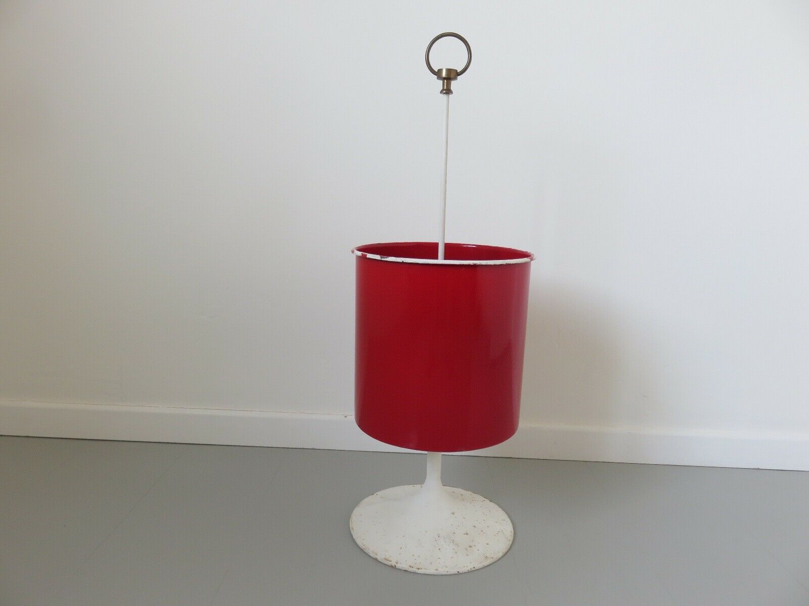 Enamelled tole paper basket, tulip foot 60 70