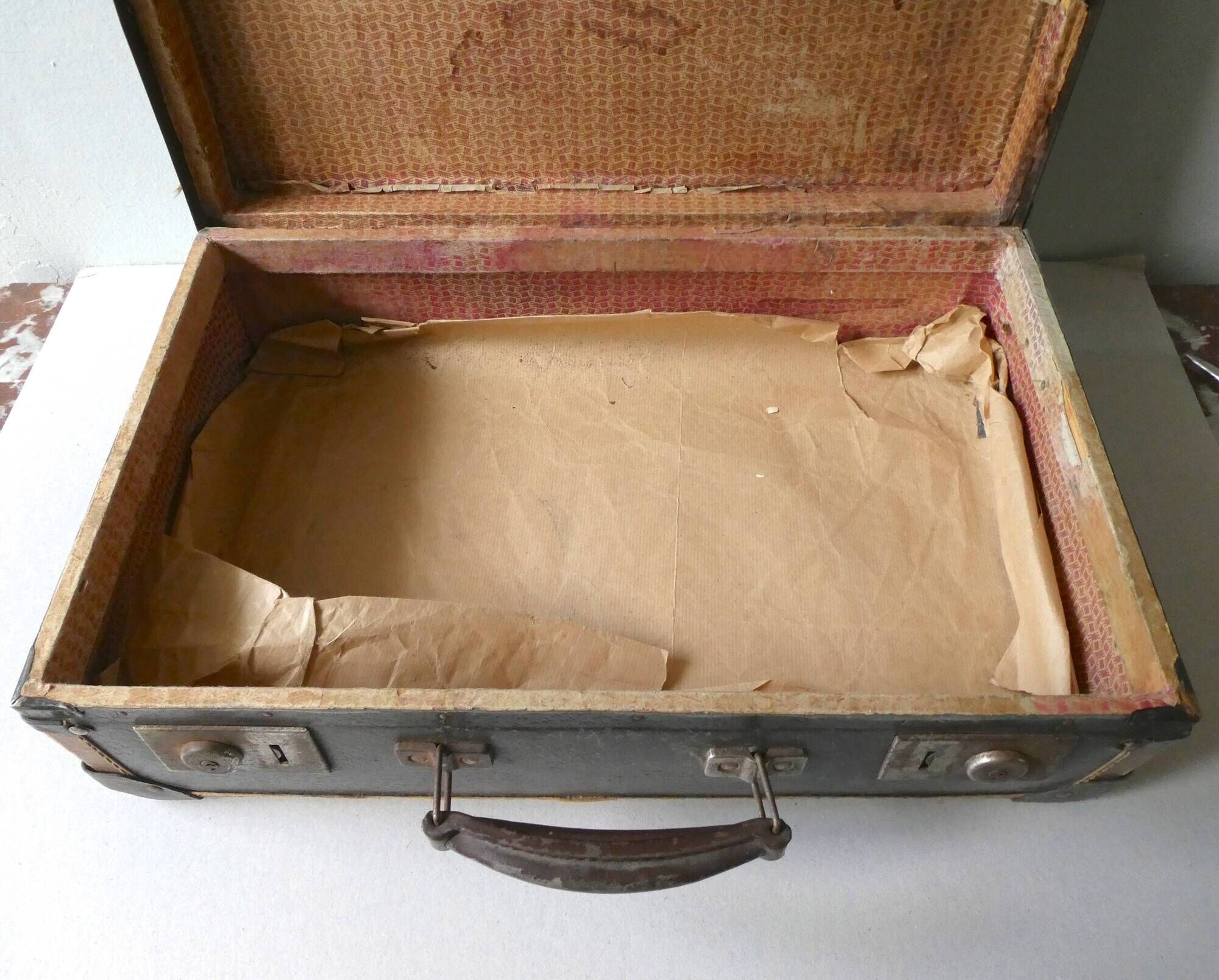 Metal and cardboard case imitating leather, 1950s