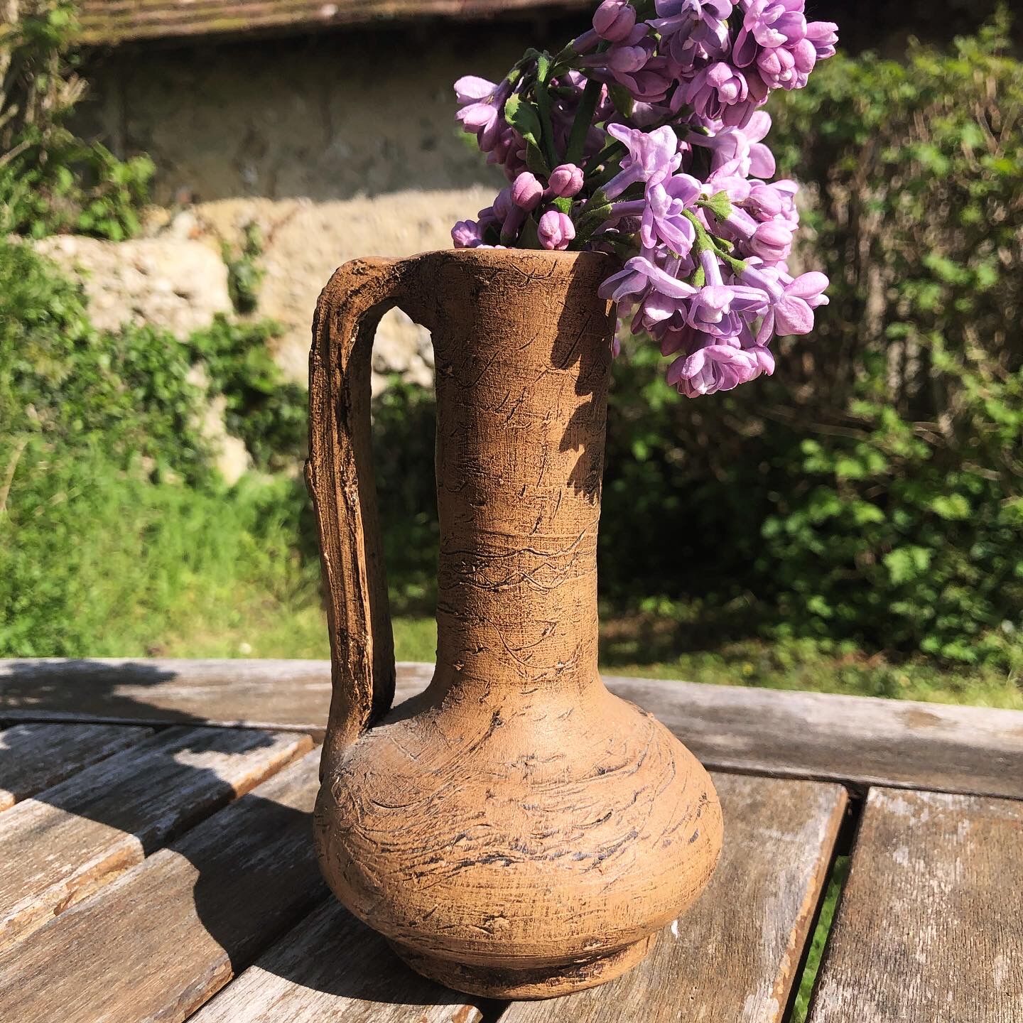 Brutalist sandstone soliflora