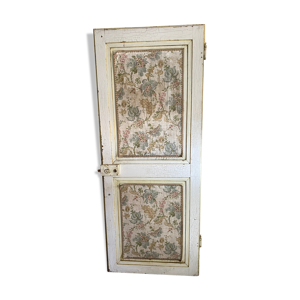 Porte avec papier peint
