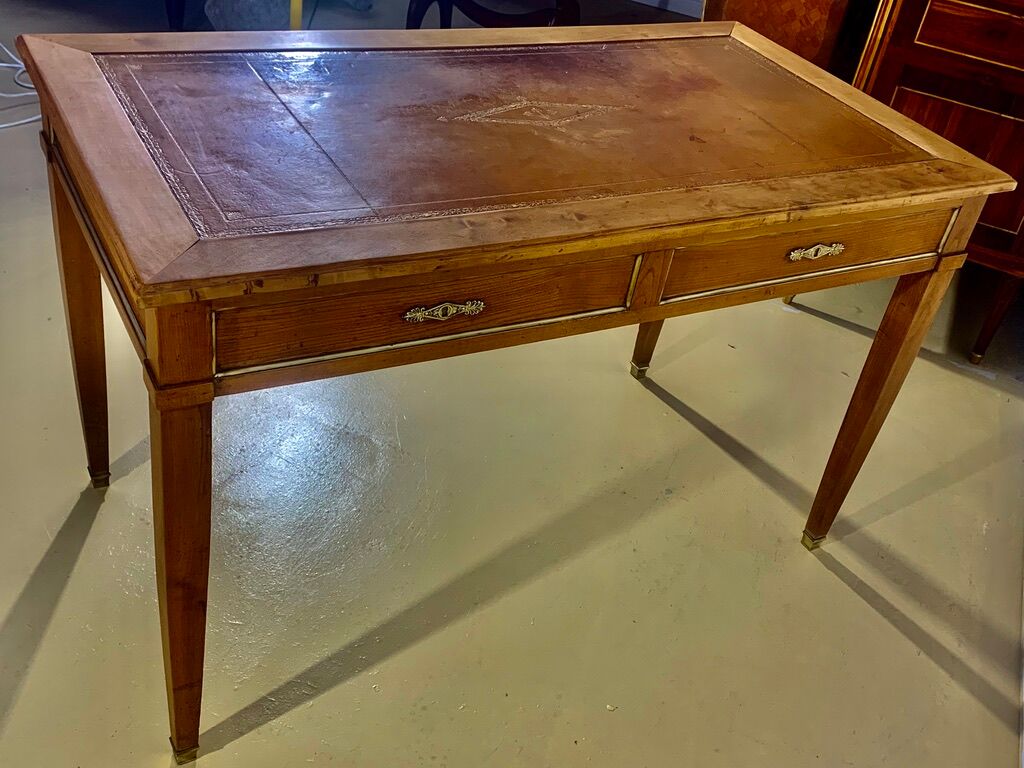 Bureau de style Louis XVI