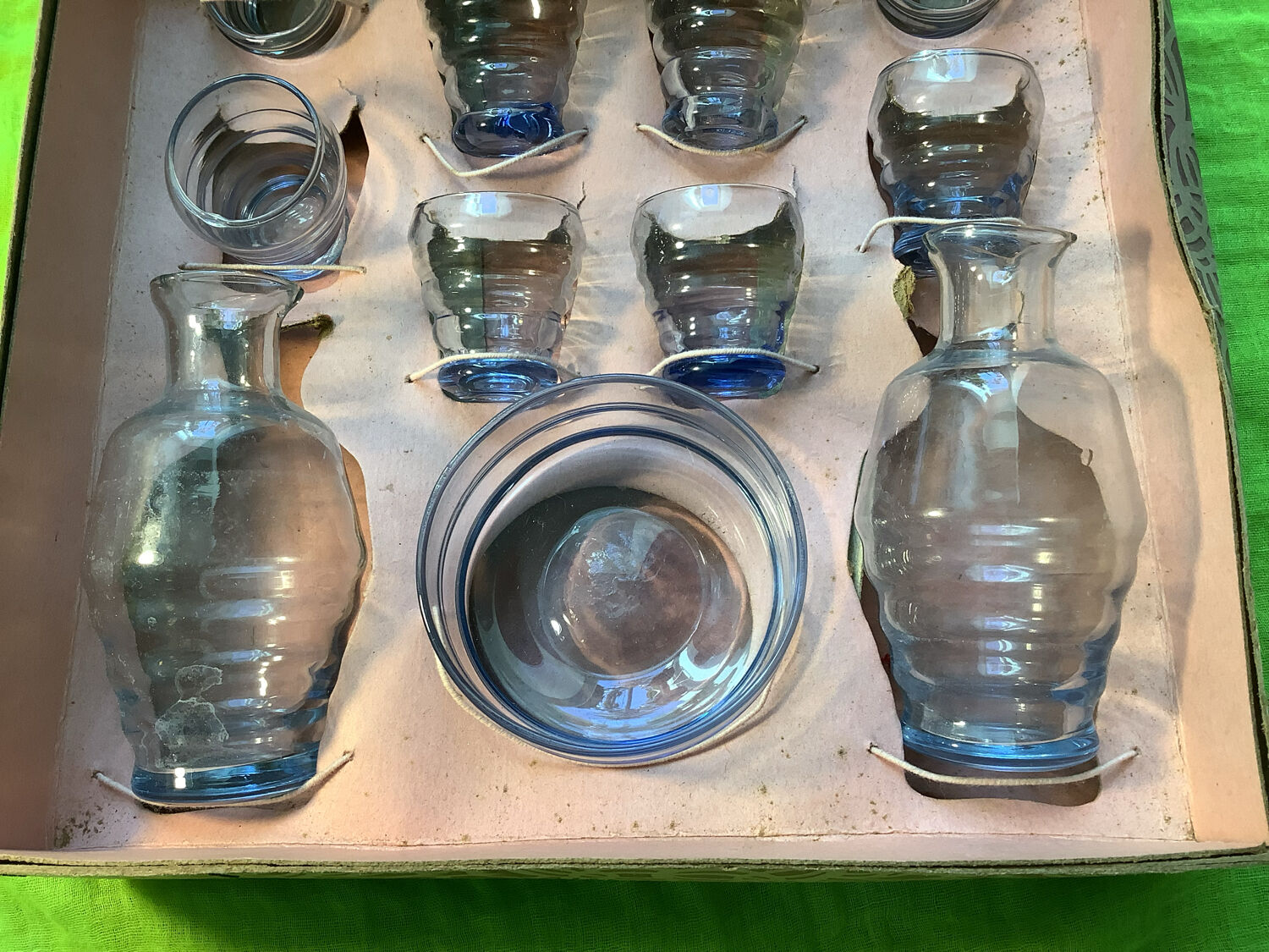 Vintage 1930s glass doll's dinette