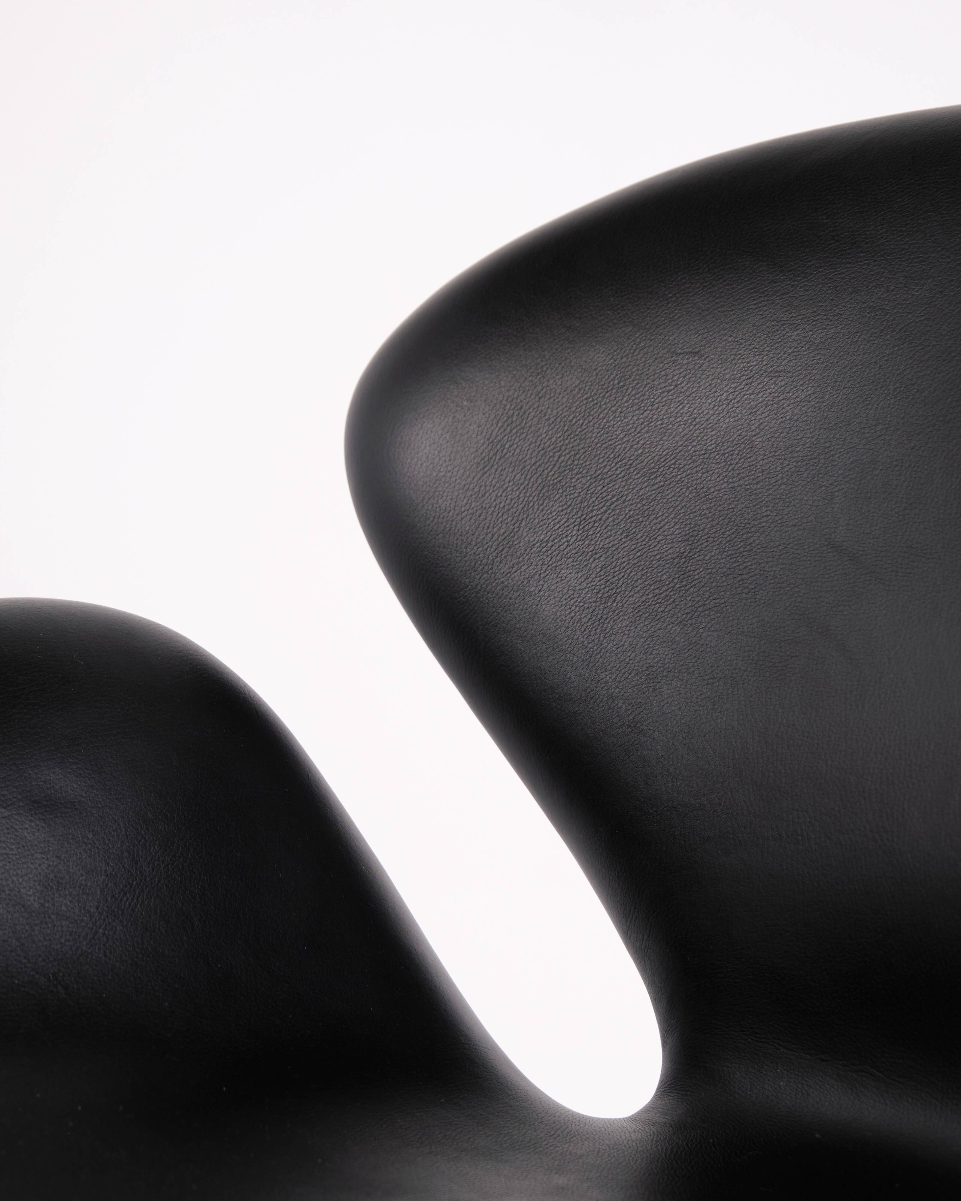 Armchair - The Swan - Model 3320 - Brown leather - Arne Jacobsen - Fritz Hansen - 2007