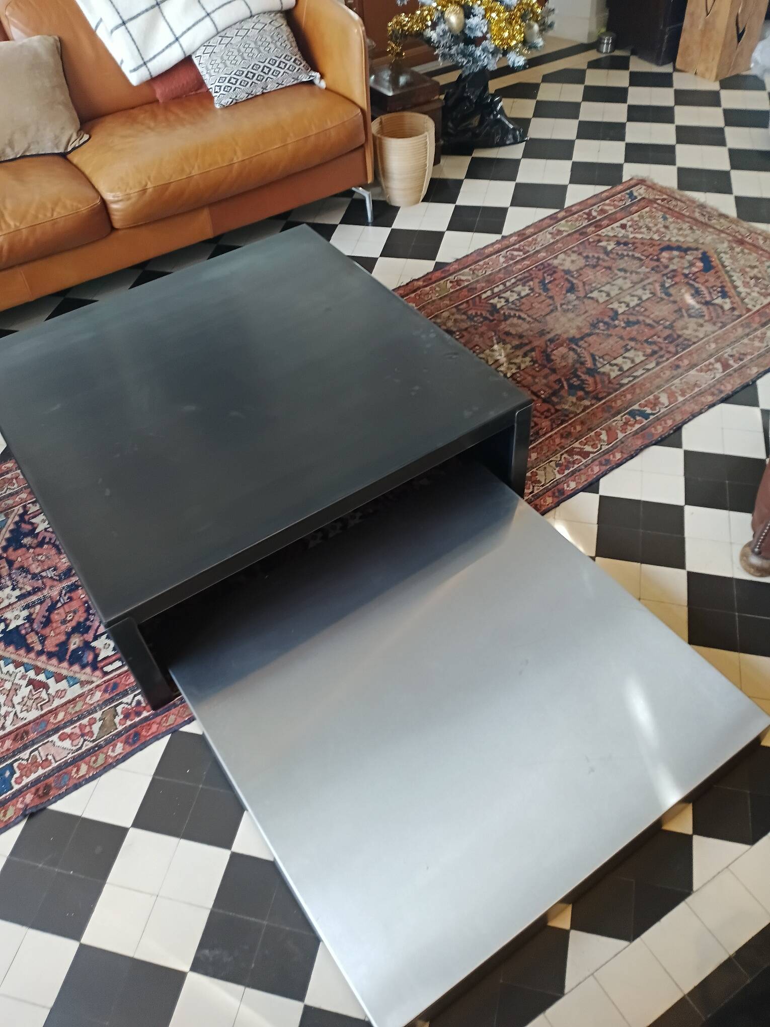 Zeus coffee table "Max & Moritz"