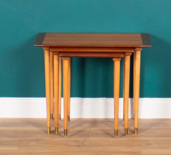 Ensemble rétro en teck des années 1960 de 3 tables gigognes par Torpe Mobelfabrikk, Tables basses Norvège