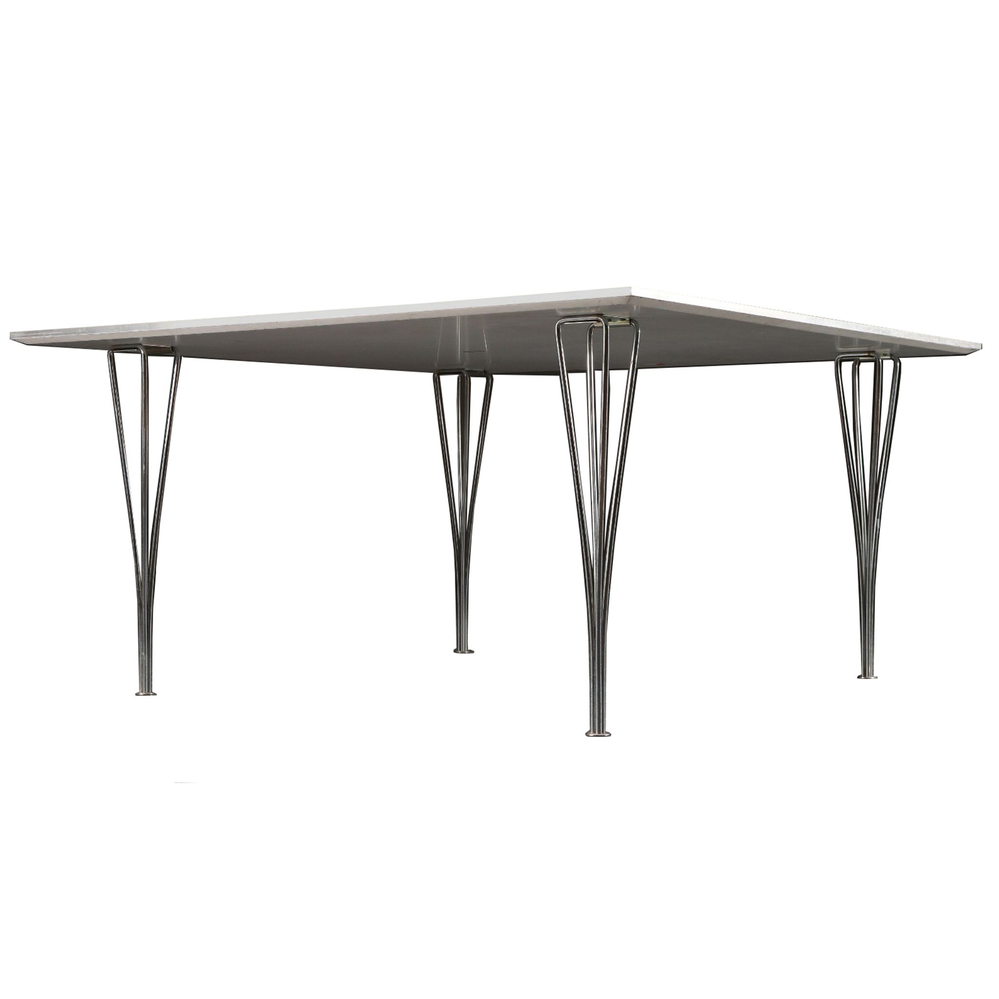 Table carrée d'Arne Jacobsen & Bruno Mathsson