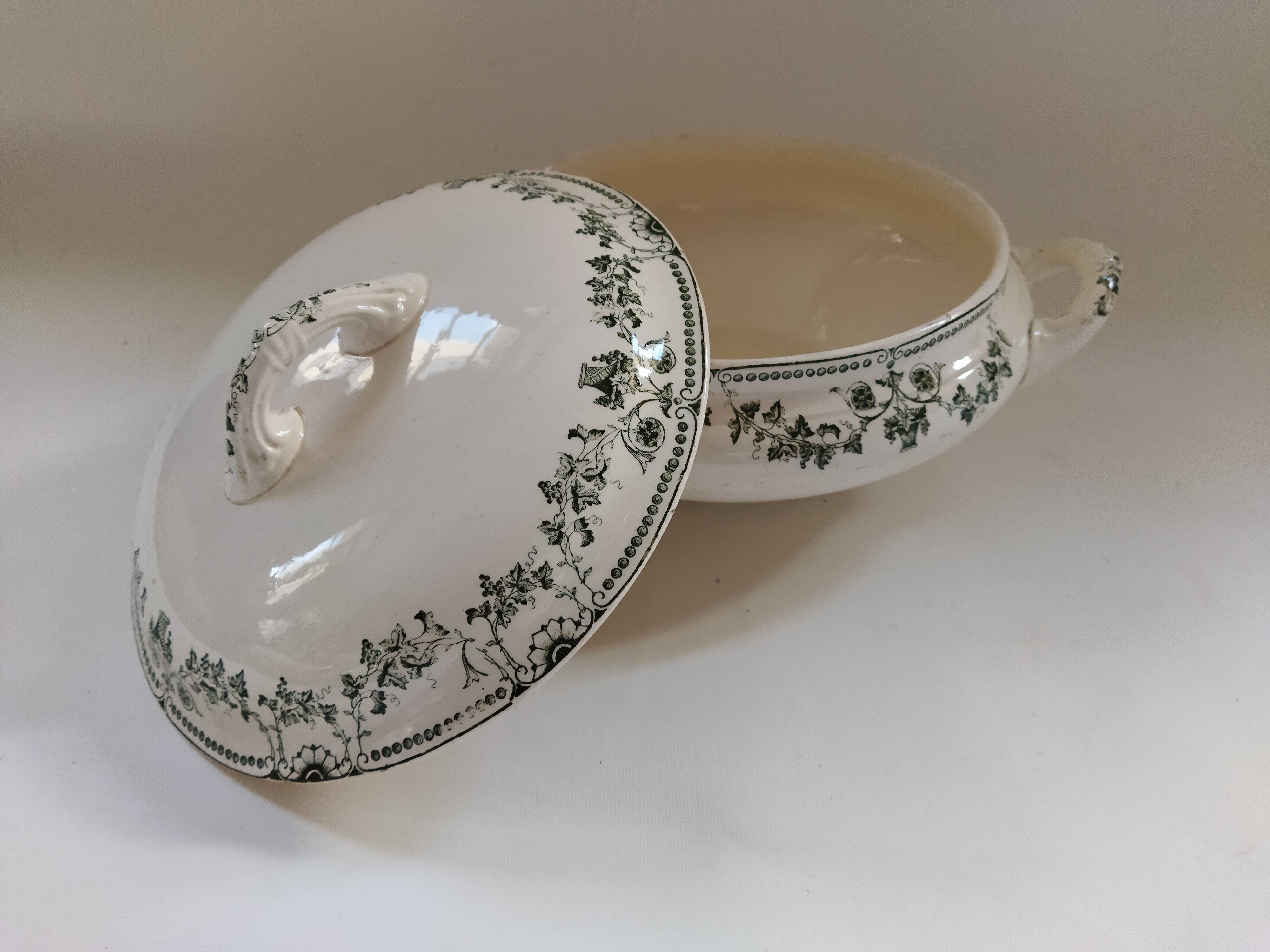 Badonviller "Champagne" iron clay vegetable dish