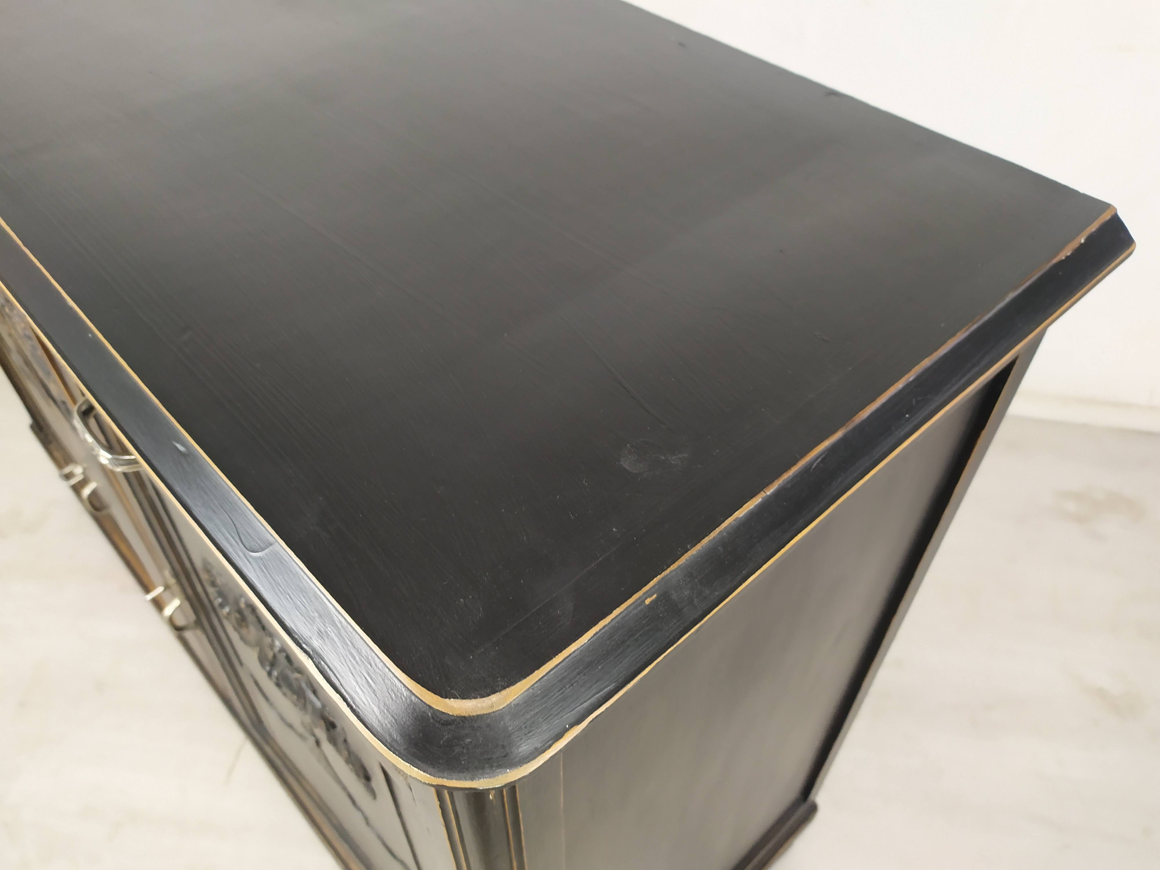 Buffet 1920 patinated black