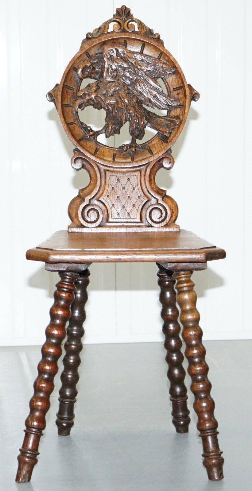 Chaise de vestibule Black Forrest en bois sculpté 19ème siècle
