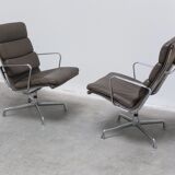 Early pair of Eames 'EA216' swivel lounge chairs by Herman Miller, 1960s