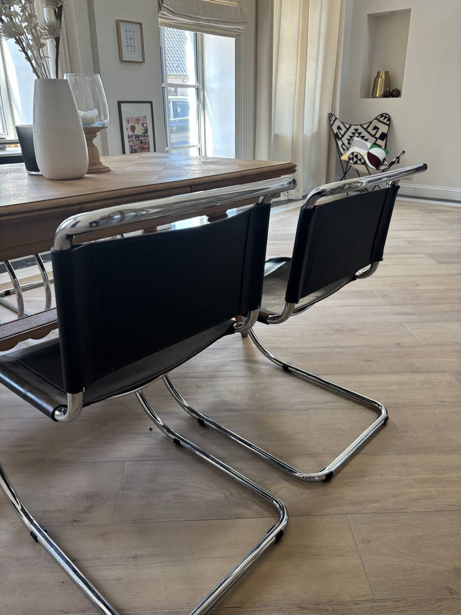 4 chaises MR10 Ludwig Mies Van Der Rohe