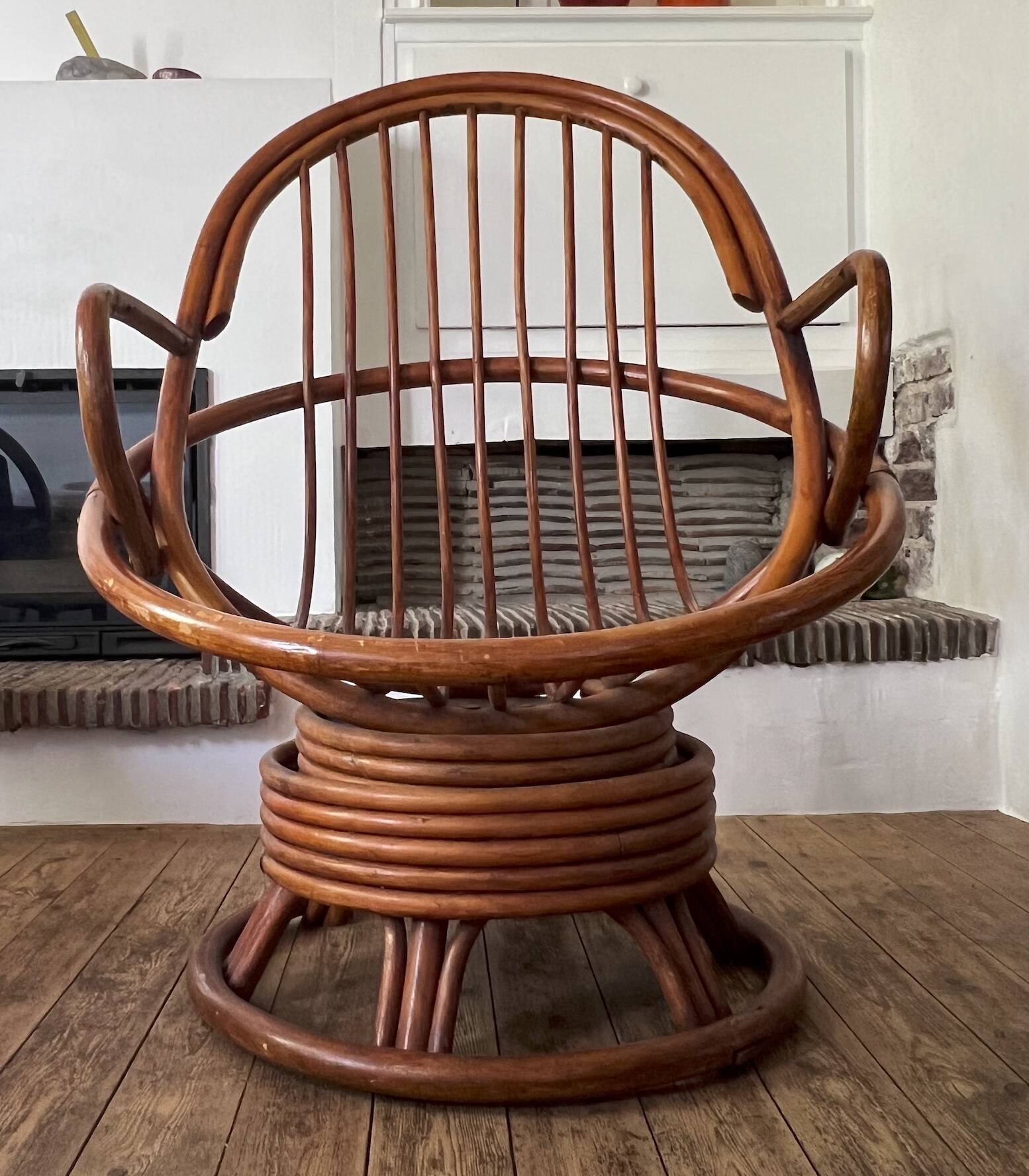 Pair of rotating rattan armchairs