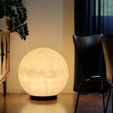 Énorme lampe boule fibre de verre