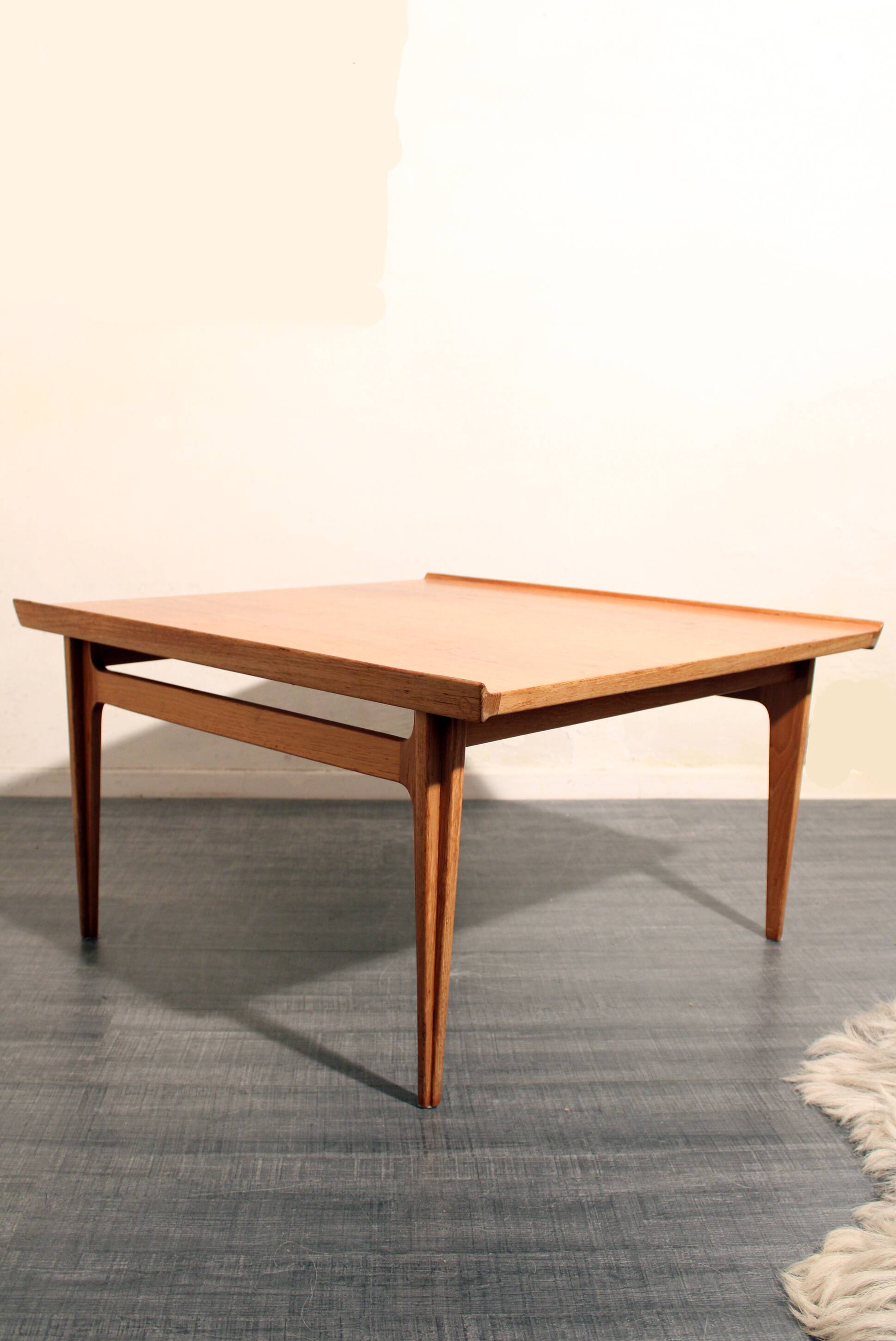 Finn Juhl 534 coffee table 1958 France & Son