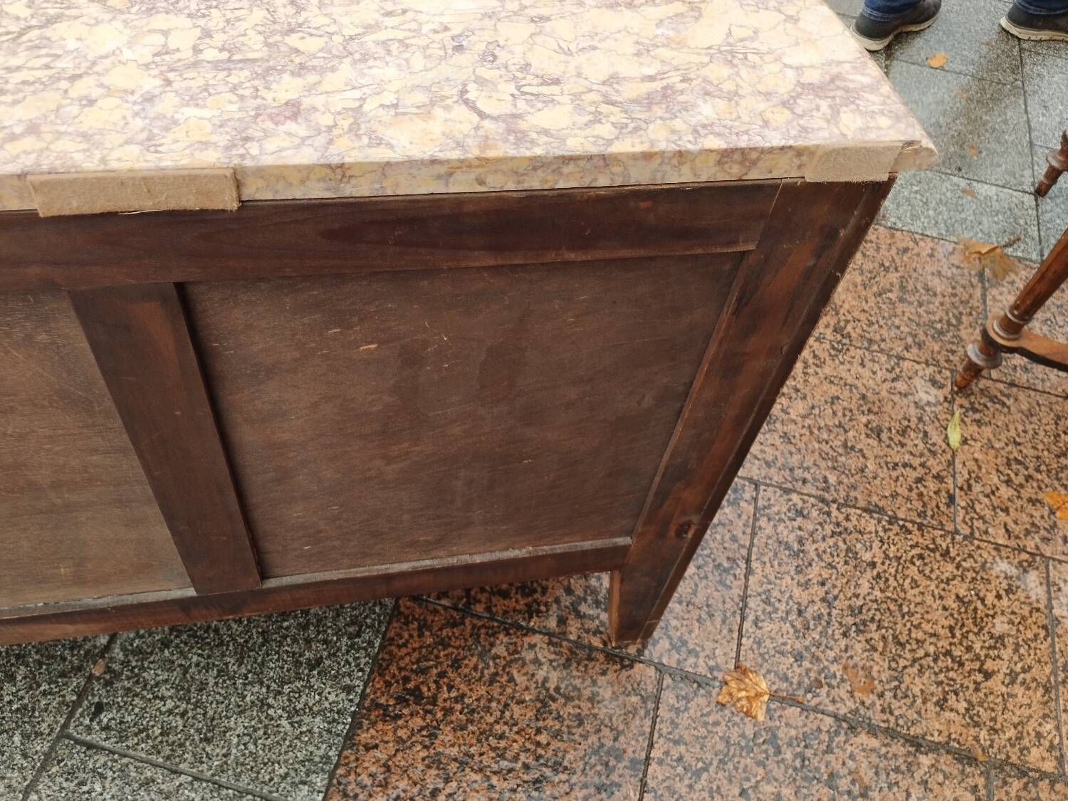 Commode ancienne en bois et marbre style Louis XV
