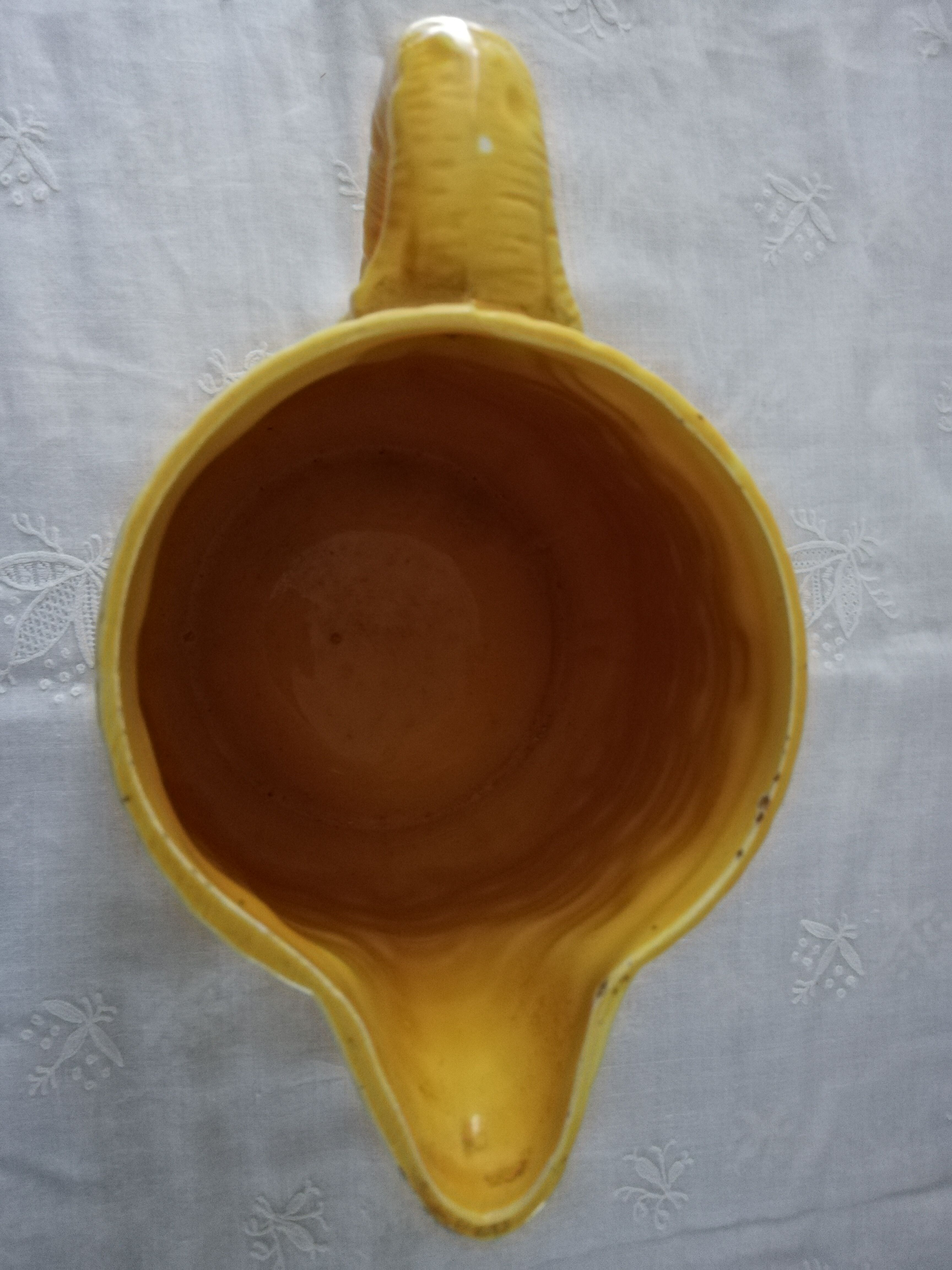 Pichet jaune en barbotine Digoin Sarreguemines vintage années 60