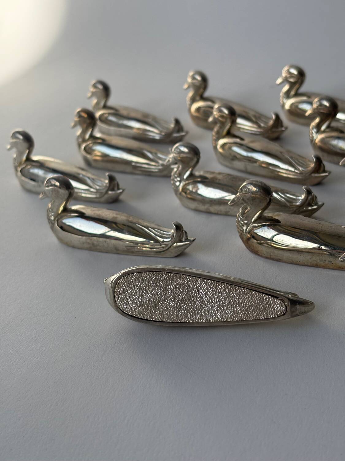 18 metal duck knife holders