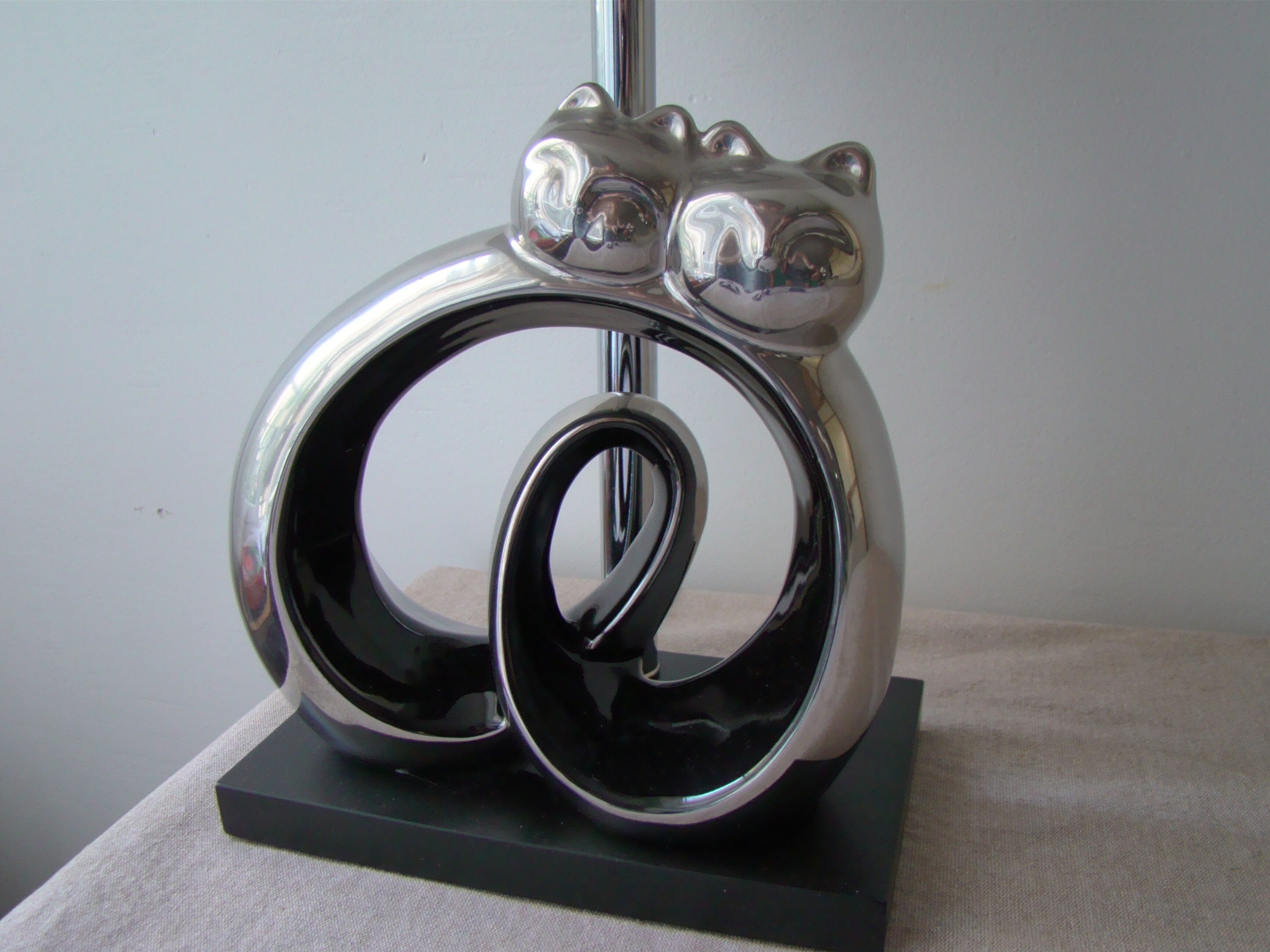 Vintage lamp the cats