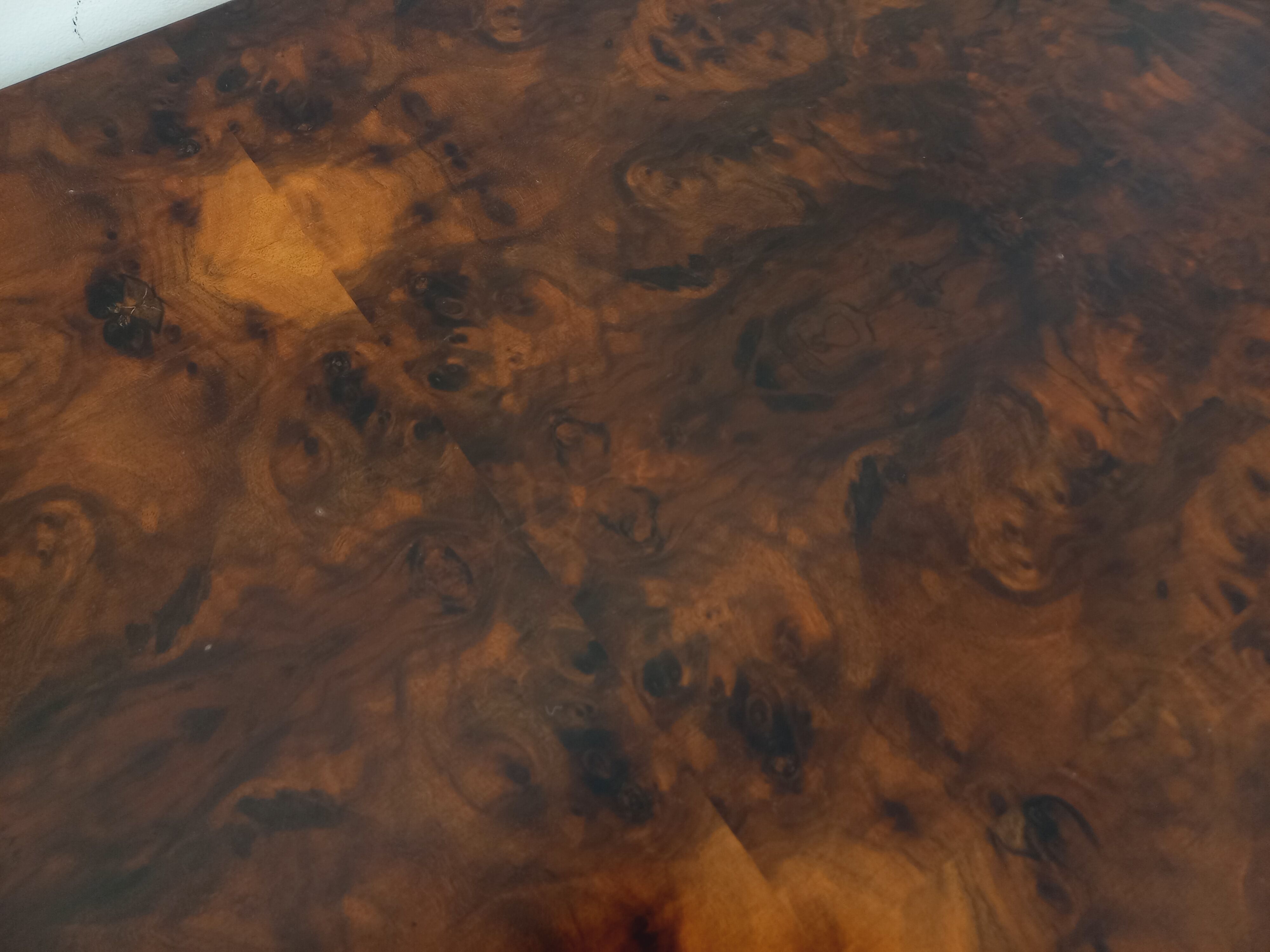 Table basse rectangulaire vintage en orme et loupe d’orme des années 70
