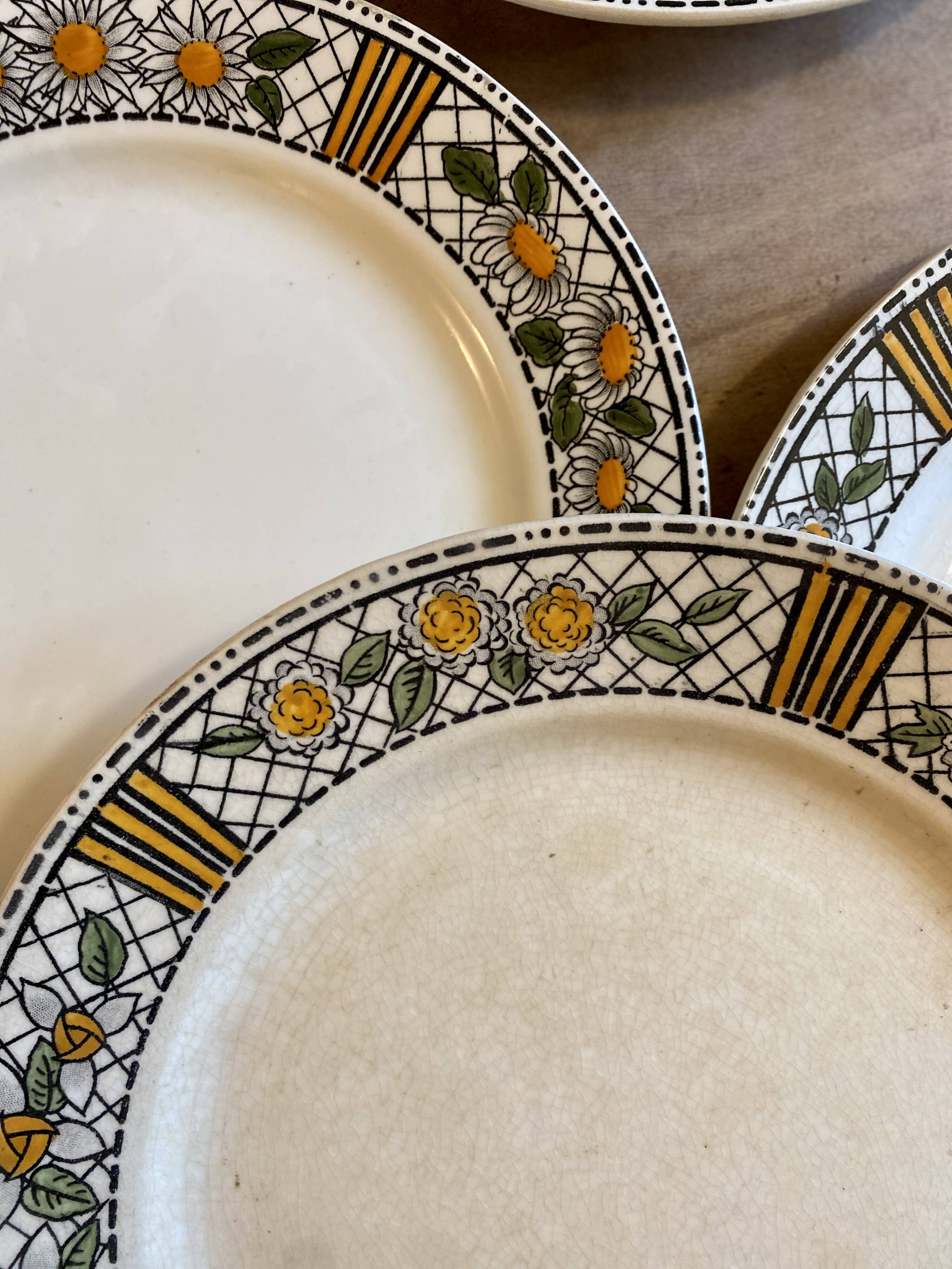 Set of 6 vintage flat plates model Elisabeth from HBCM