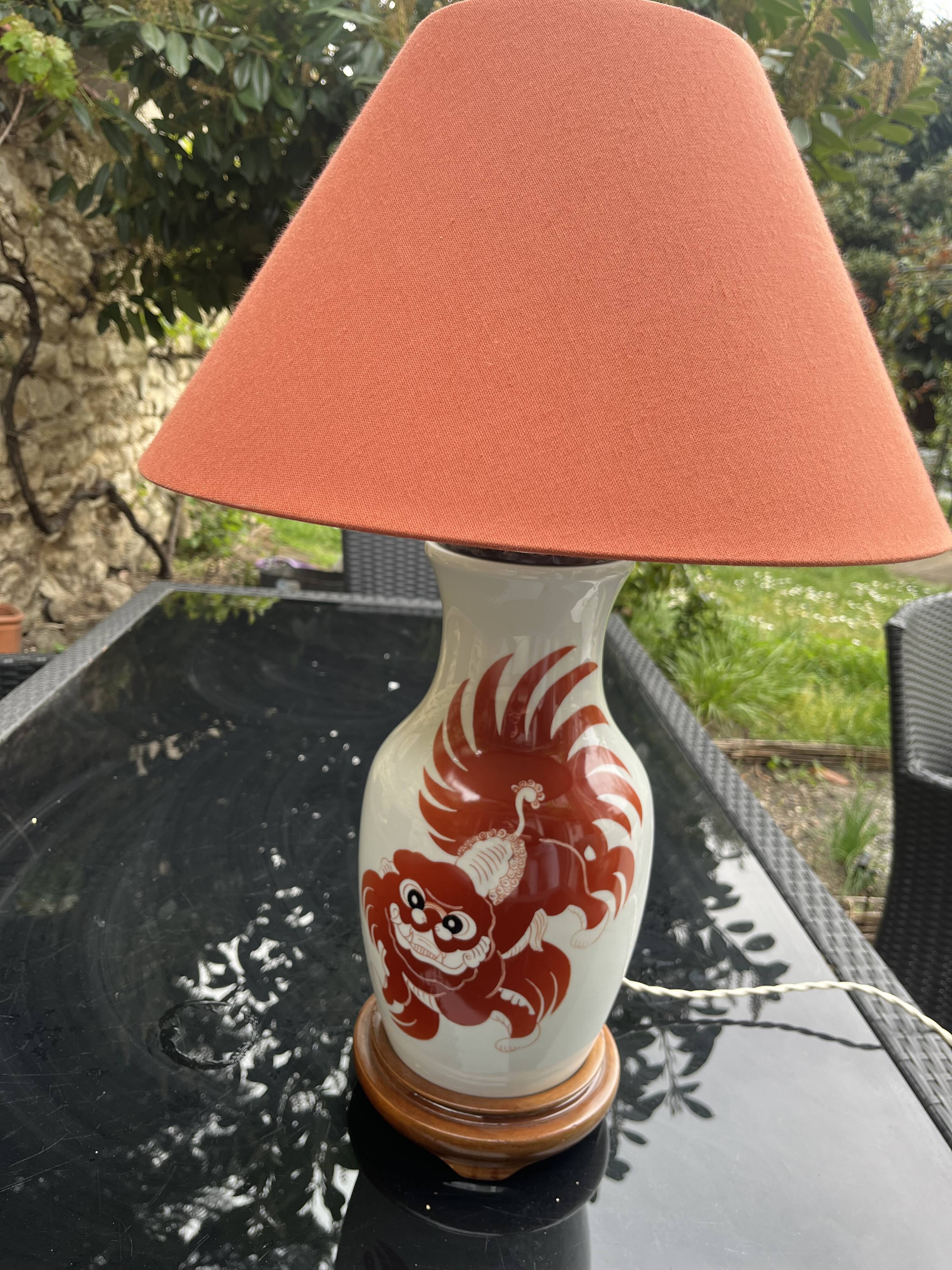 Porcelain table lamp