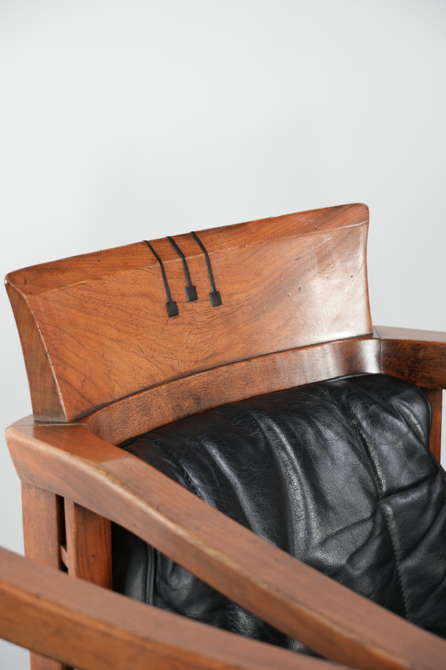 Black leather set of 4 Art Deco design dining chairs with armrests