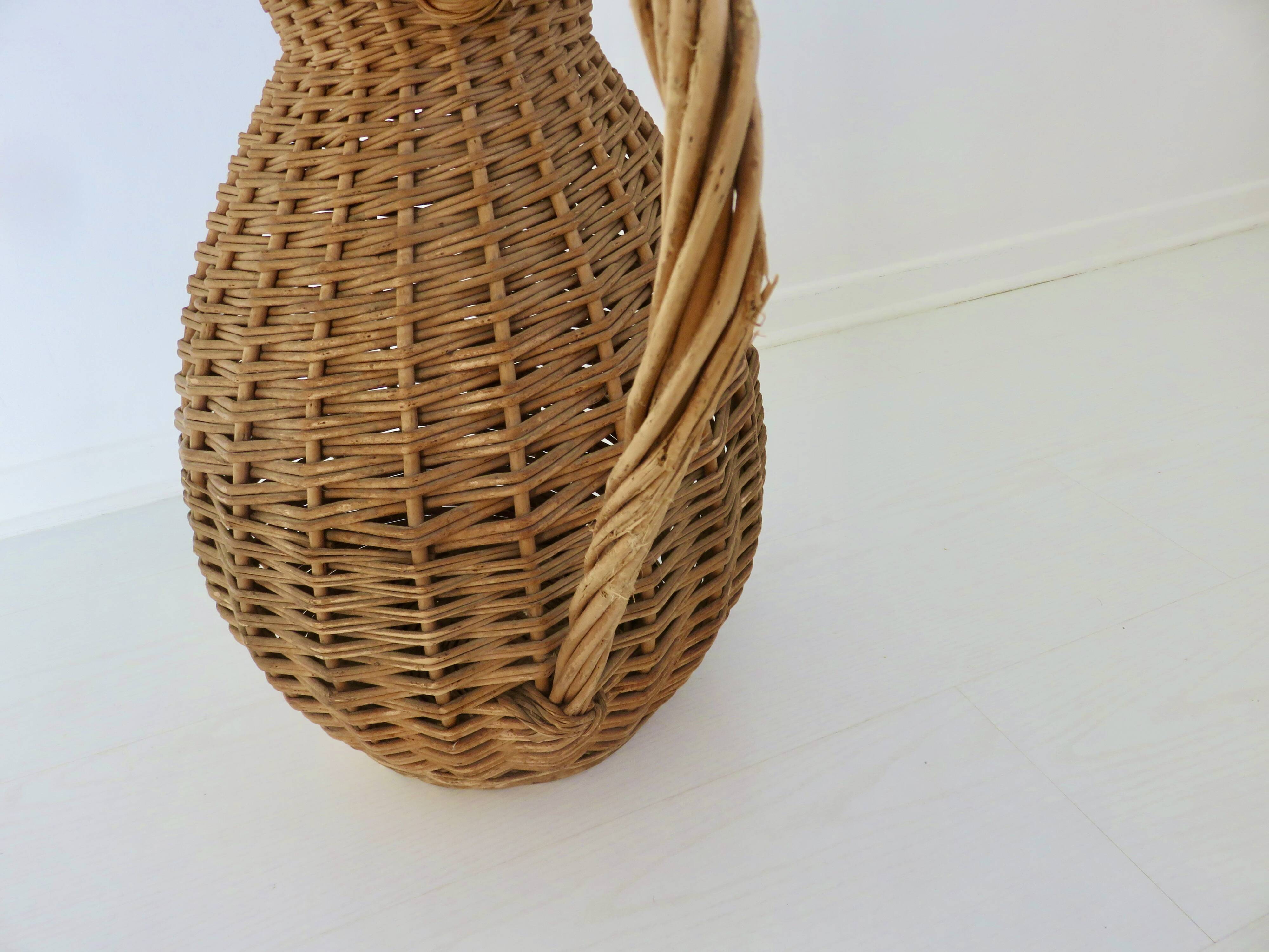 Imposant vase "pichet" en rotin, sud de la France, French Riviera, 1970