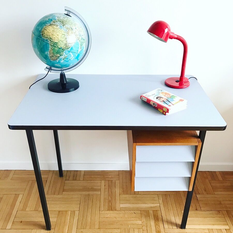 Office vintage revisited structure metal and box wood