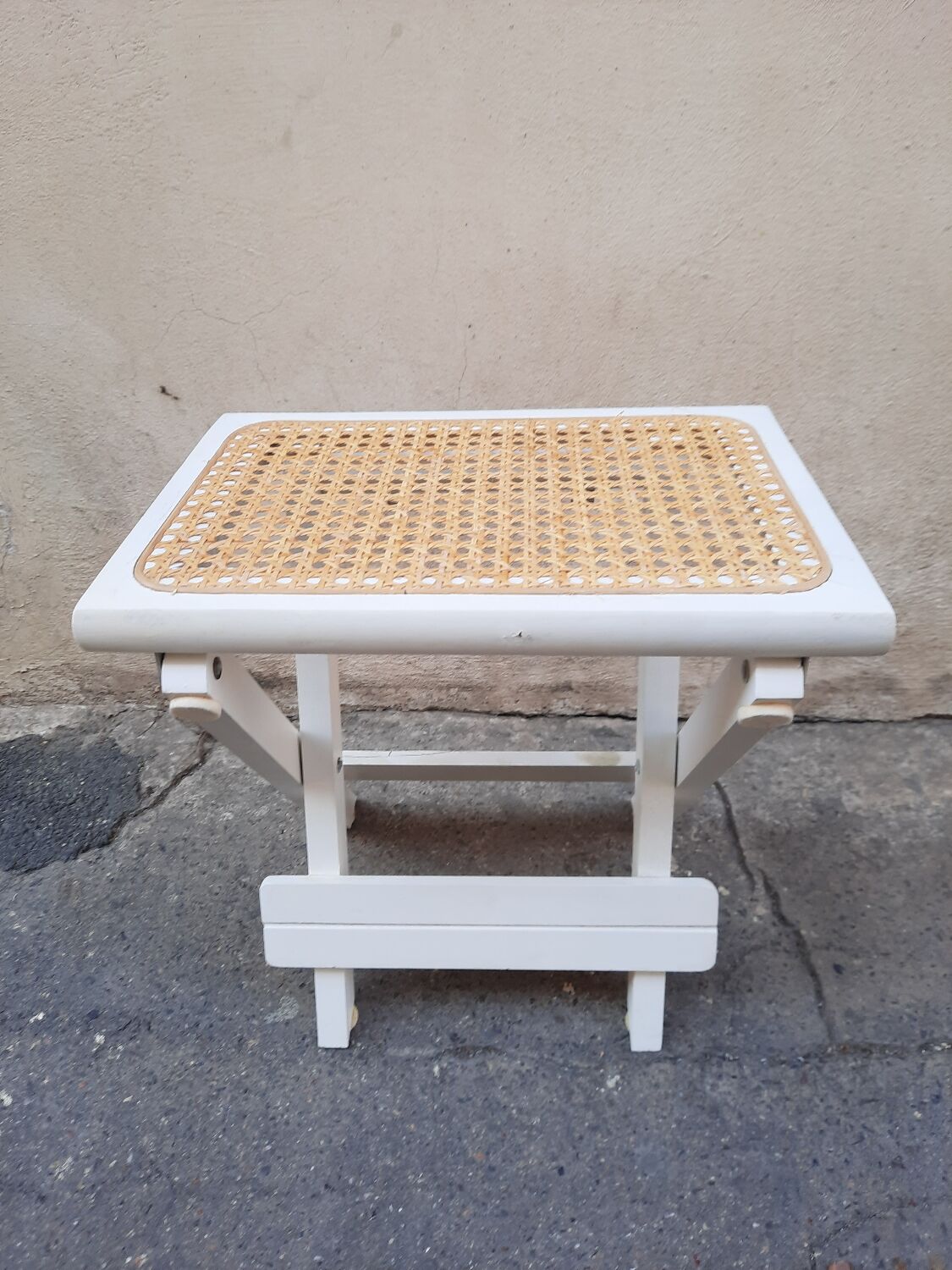 Folding stool