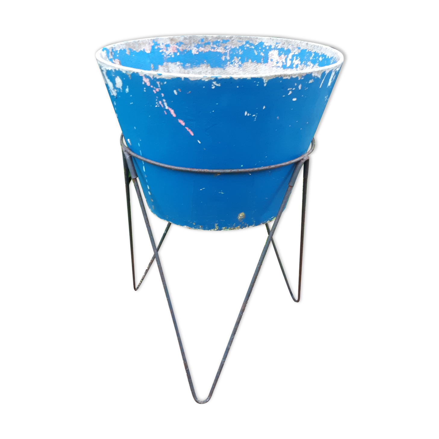 Conical cauldron on foot tripod Eternit 1950