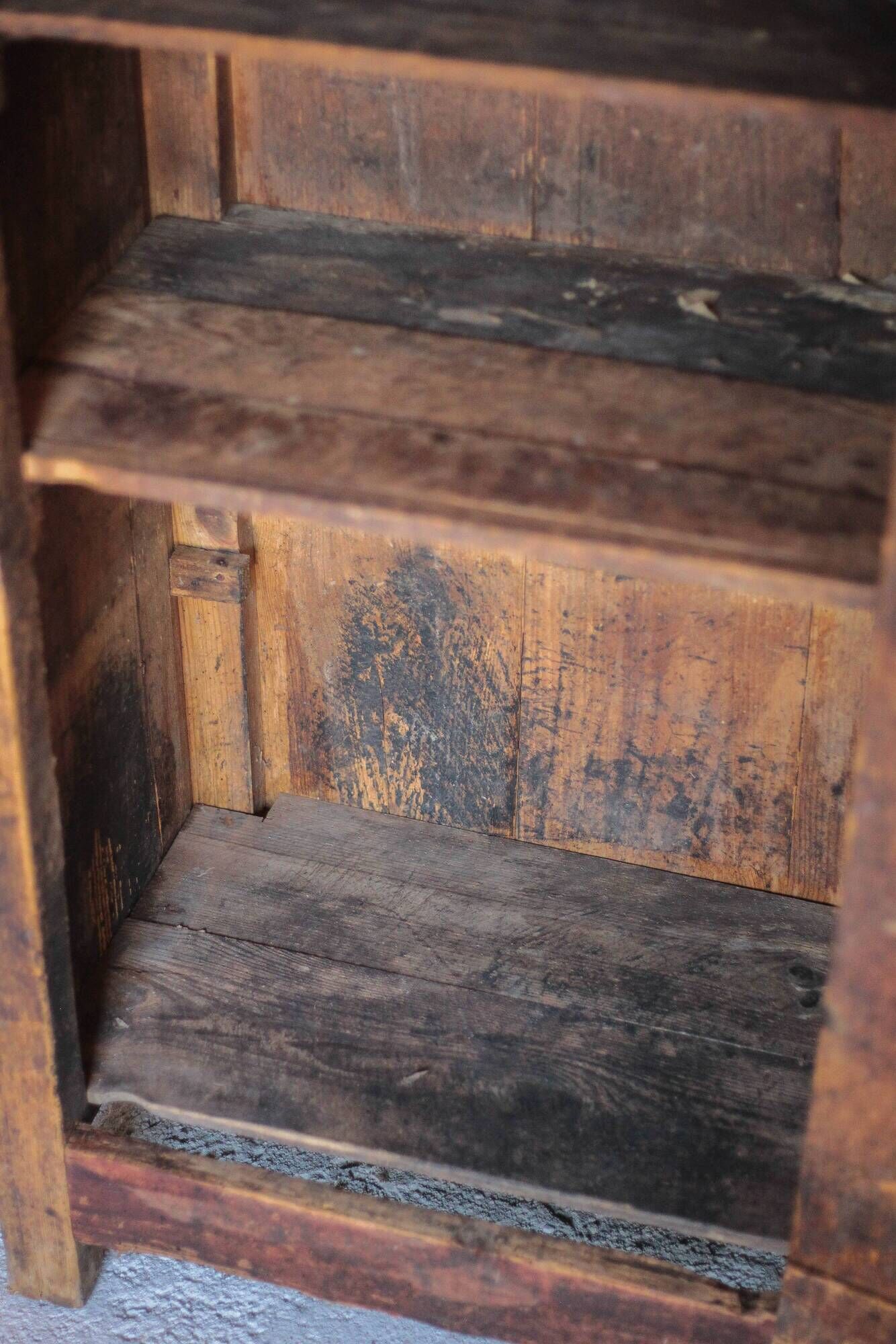 Antique wooden cabinet with 1 door, storage unit, bonnetière, kitchen furniture.