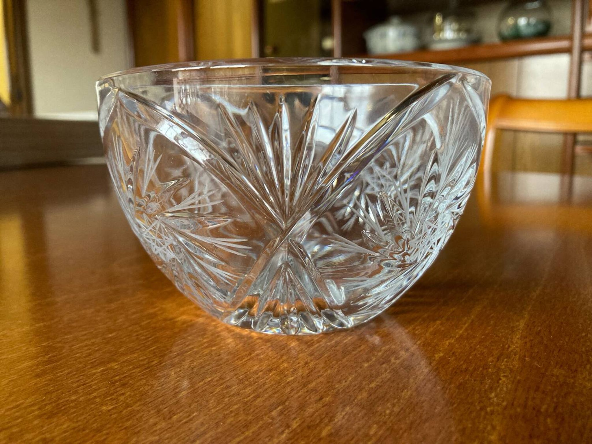 Pinwheel cut crystal bowl - bowl - empty pocket