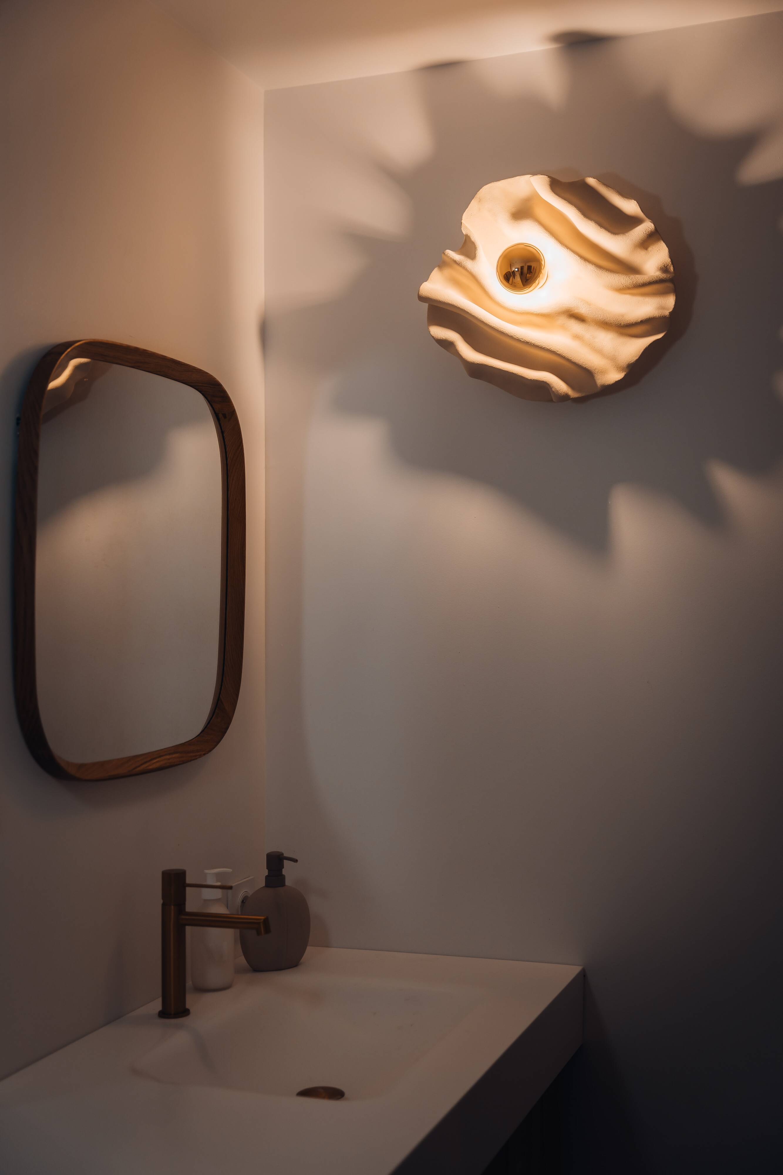 Jane chamotte stoneware wall light