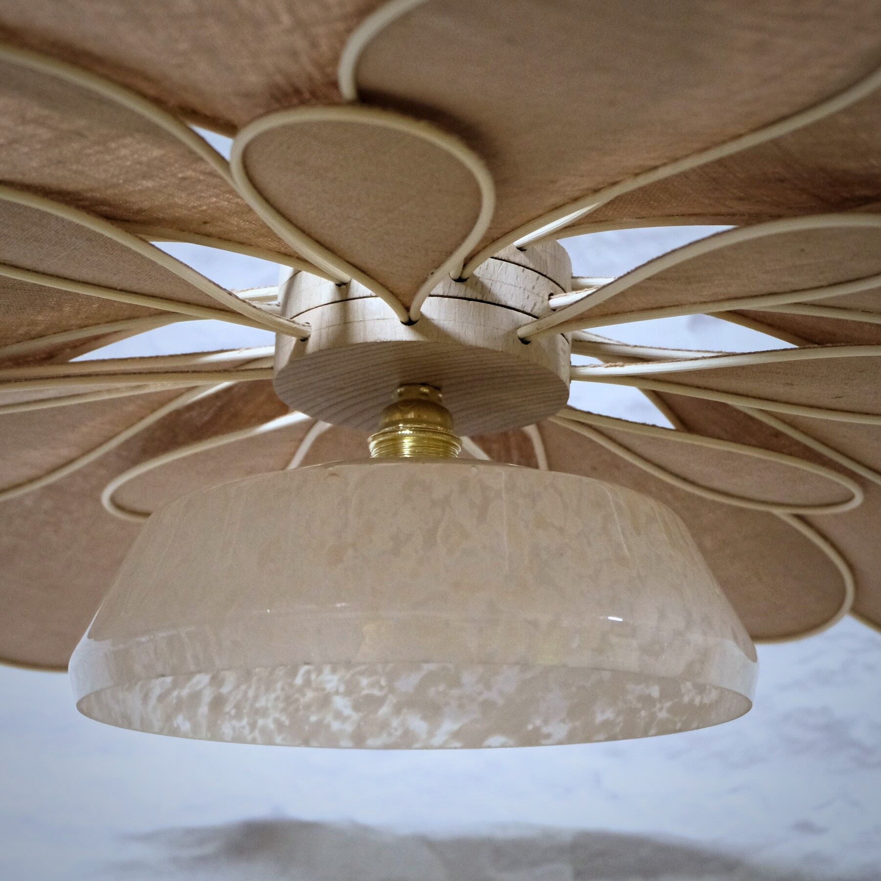 Suspension glass globe of Clichy and linen and rattan petals