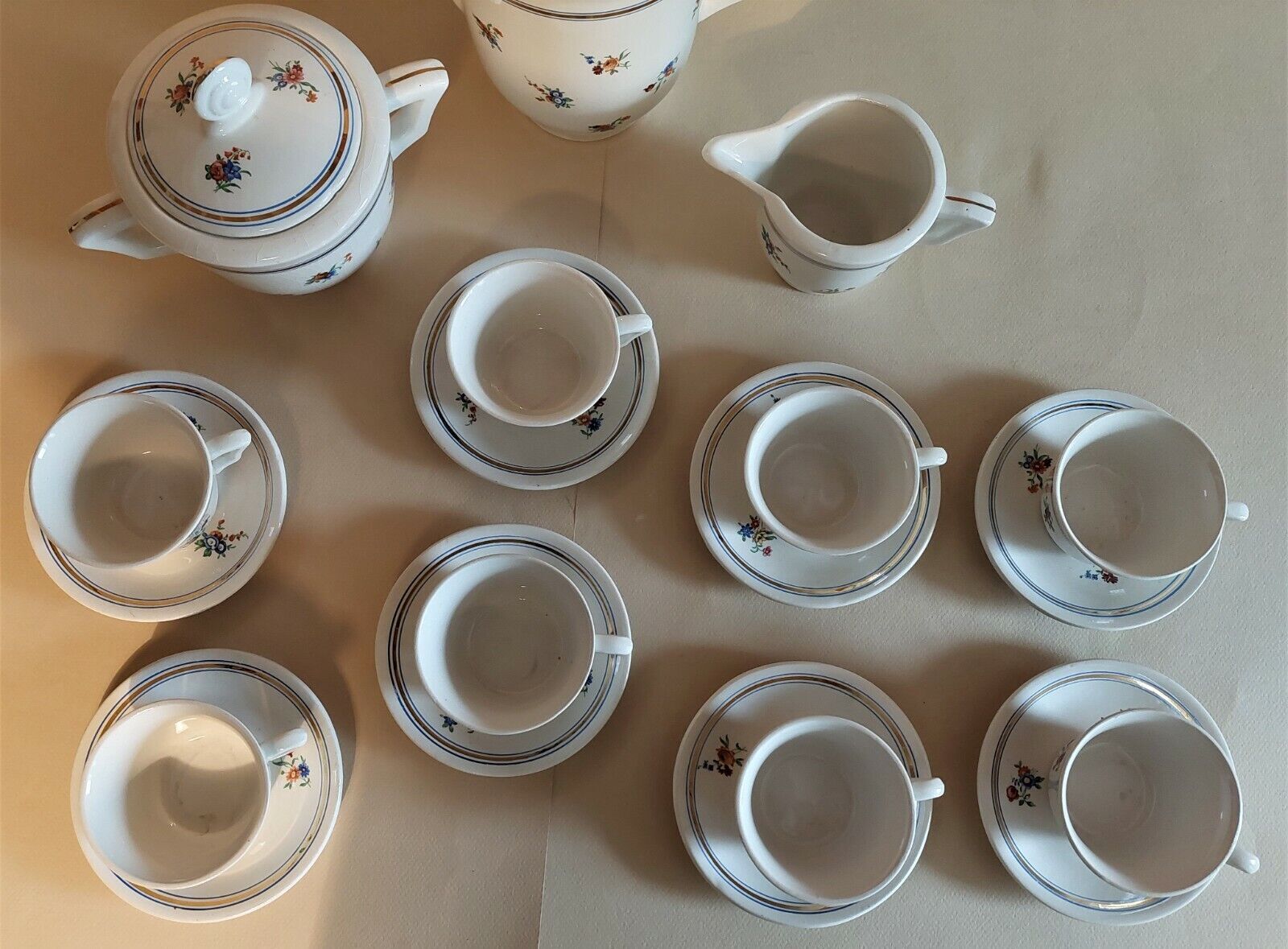 Coffee set in earthenware of Saint Amand décor Touraine eight cups