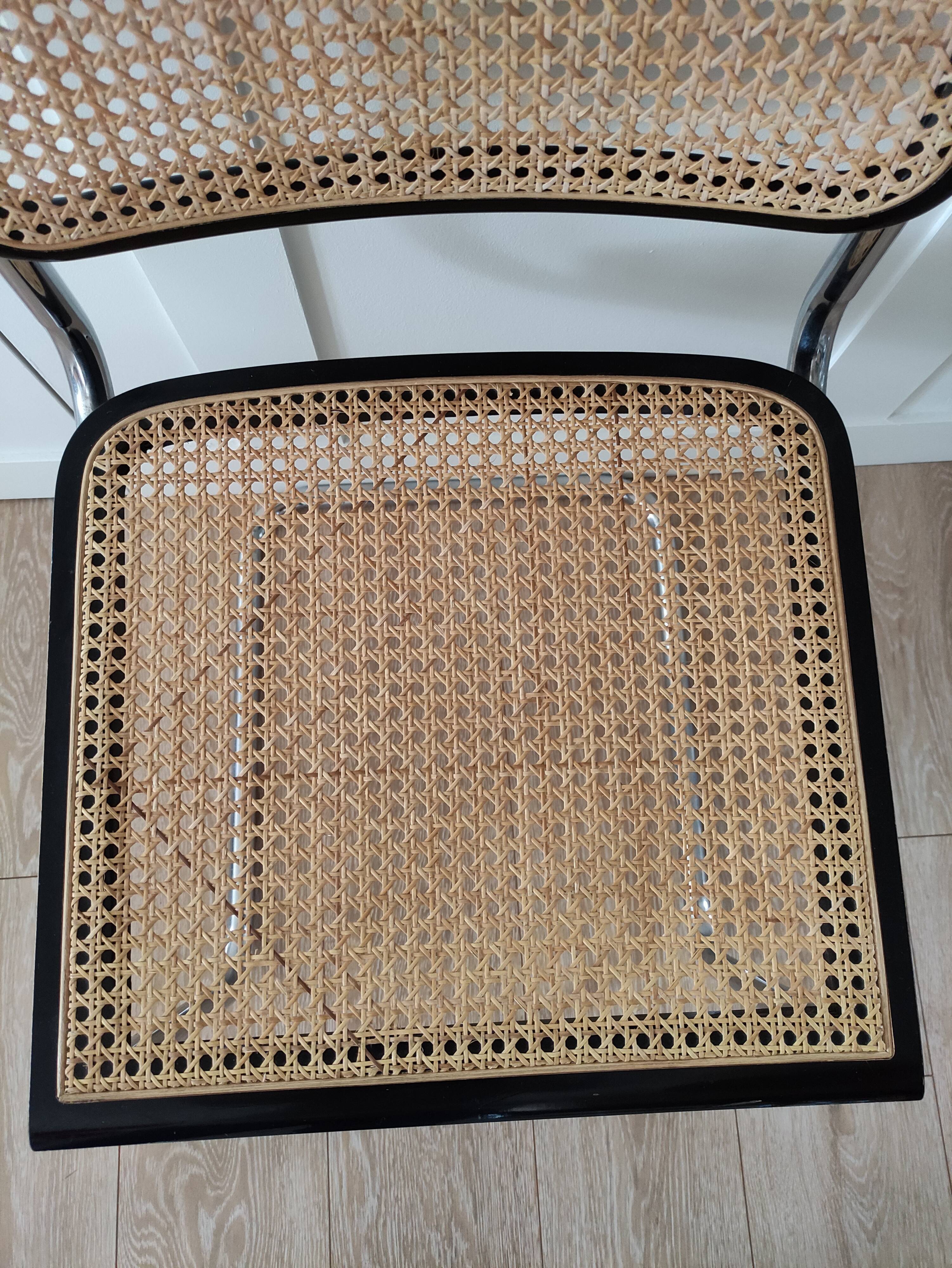 Chaise cannée modèle B32 de Marcel Breuer