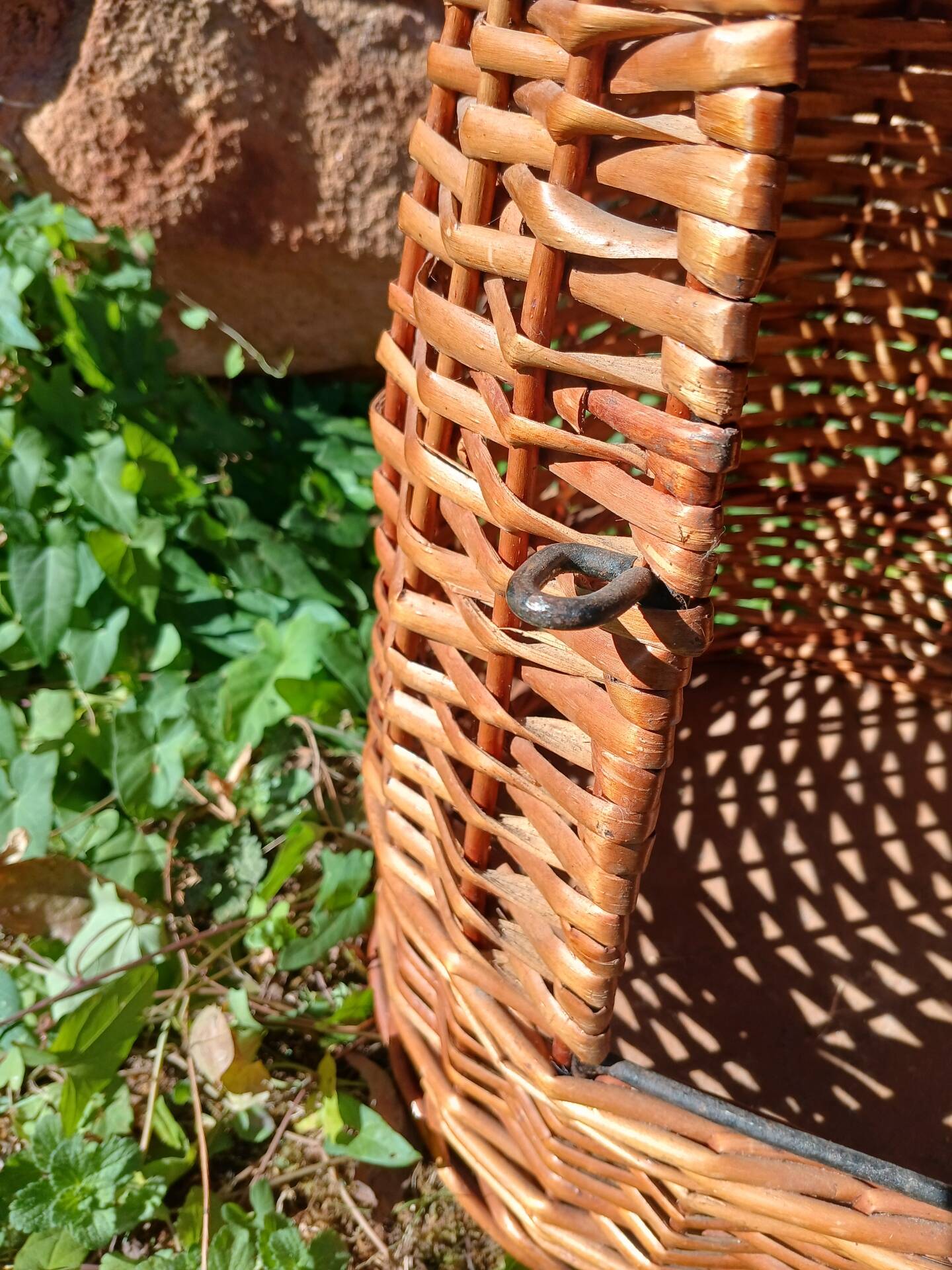 Panier ancien/ porte bouteilles