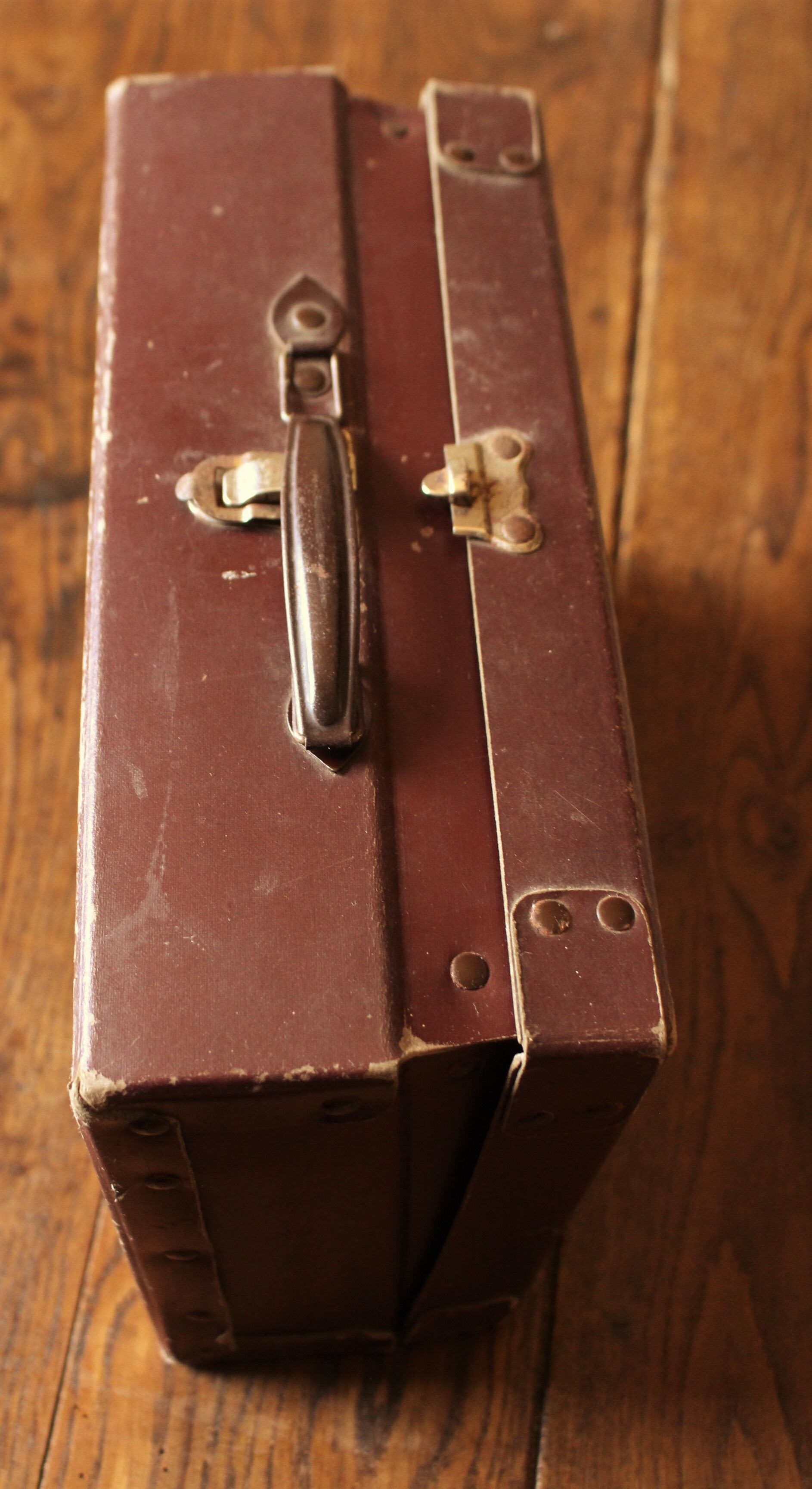 Brown suitcase